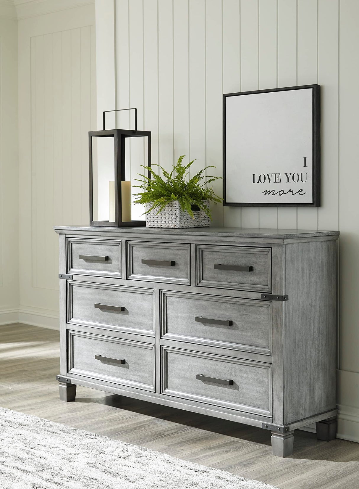 Russelyn Rustic Dresser with 7 Drawers, Gray