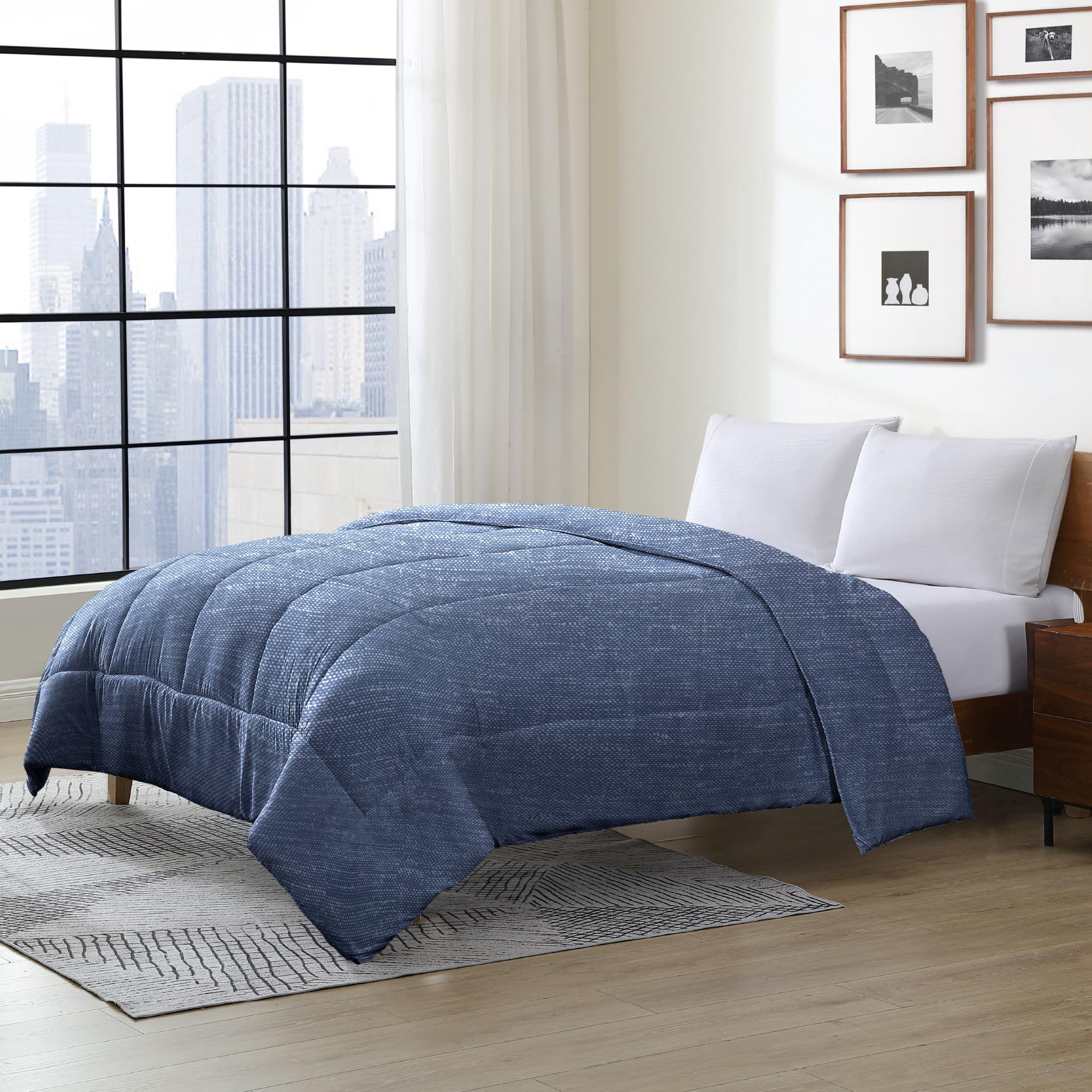 Twin Comforter - Lightweight & Extra Soft Down Alternative Bedding - All-Season Comfortable Bed