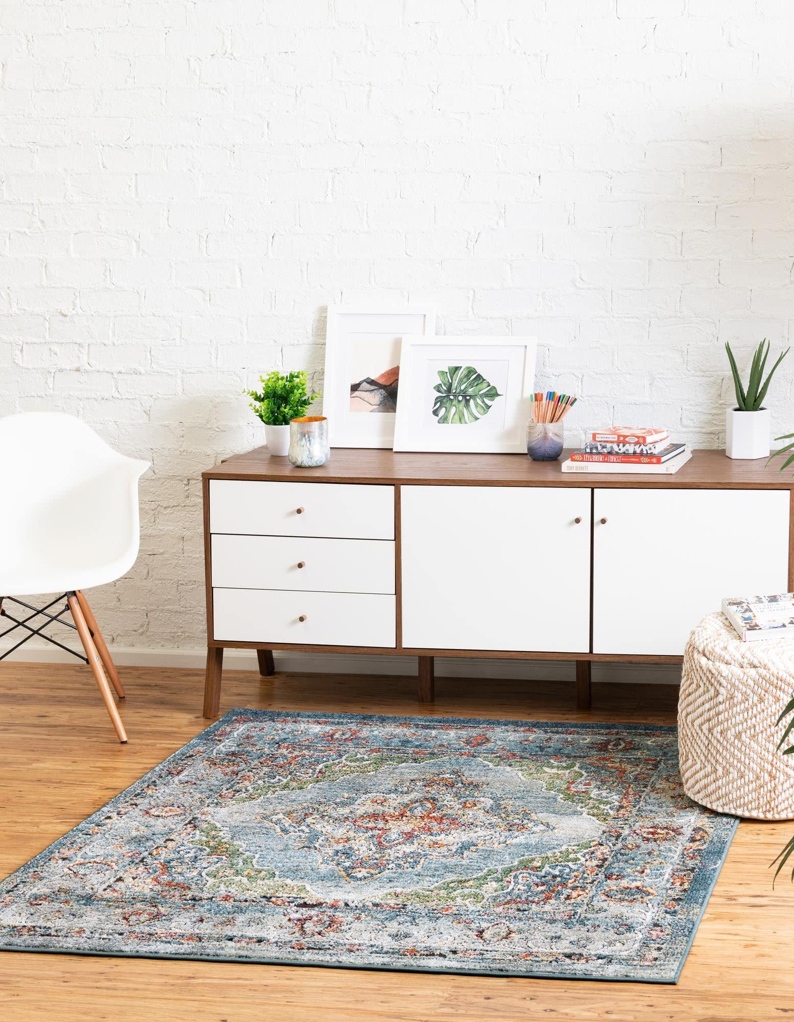 Isabella Collection Area Rug - Rossellini (7' 10" Square, Blue/ Beige)