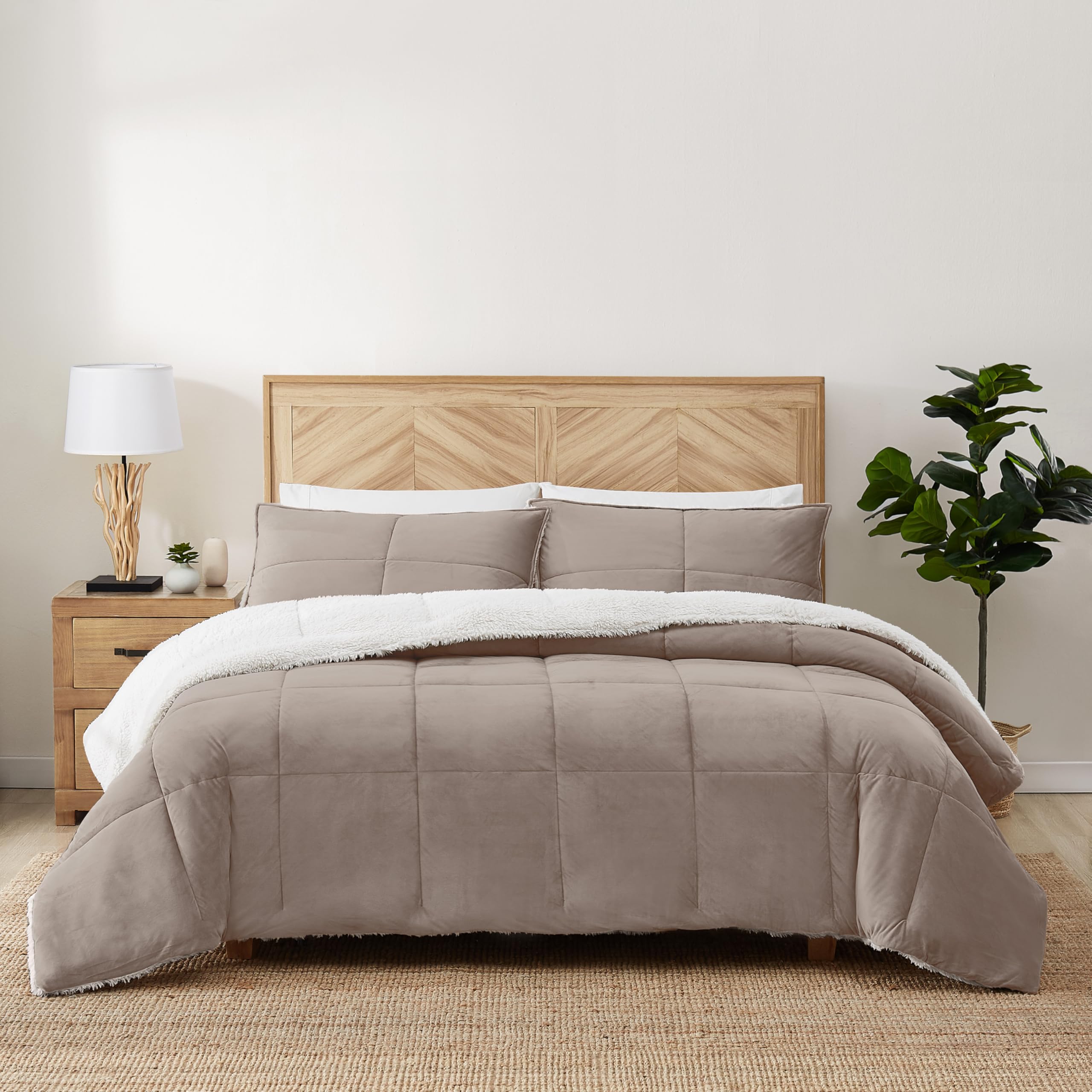 UGG Blissful Comforter Set with 2 Pillow Shams Reversible White Comforter Plush Fluffy Warm Bed Set Premium Hypoallergenic Down Alternative Bedding Breathable, King/California King, Brown Fawn