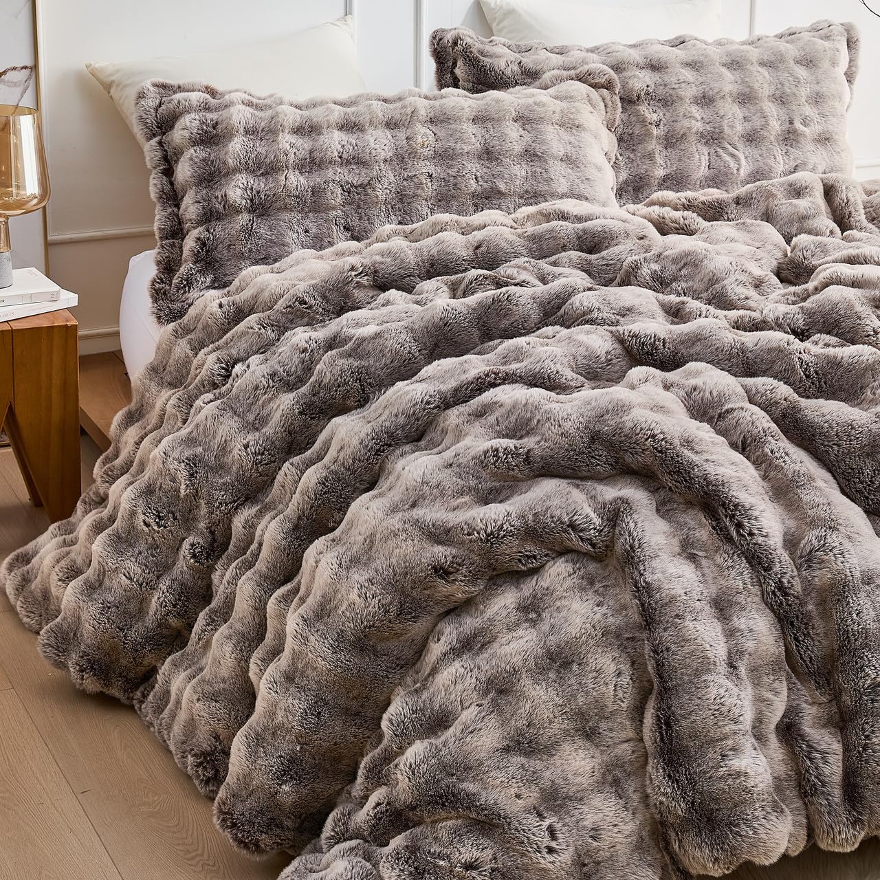 Snowball Chunky Bunny Oversized King Comforter Set - Icy Mocha