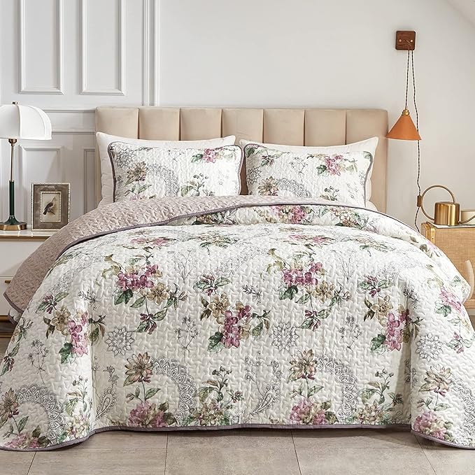 Green Leaves Printed on White Reversible Bedspread Coverlet Set