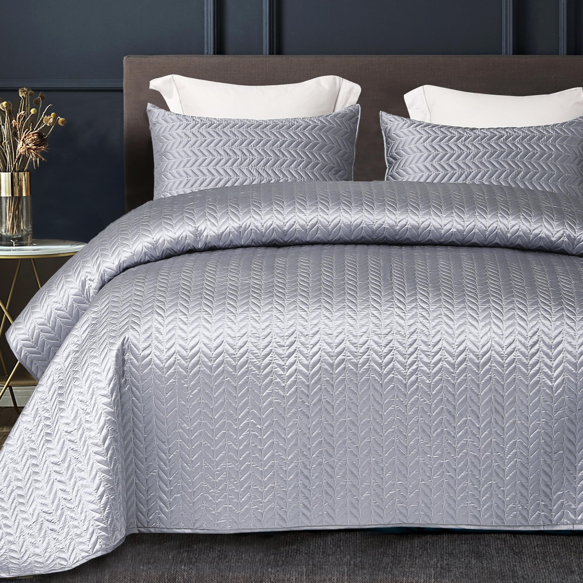 Silky Soft Satin Quilt King Size, Luxury Reversible Lightweight Bedspreads Covelets
