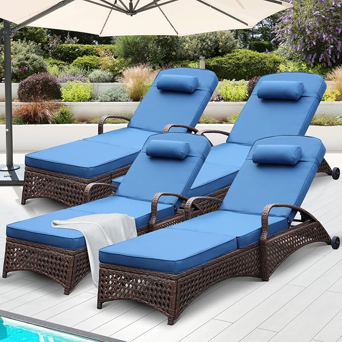 Chaise Lounge Outdoor Wicker Lounge Chair with Wheels