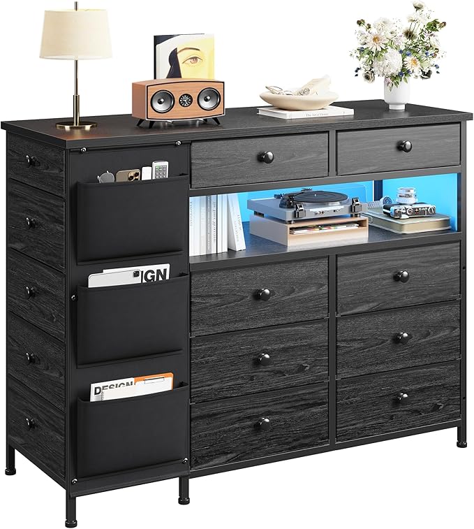 Drawers Dresser for Bedroom with and Charging Station