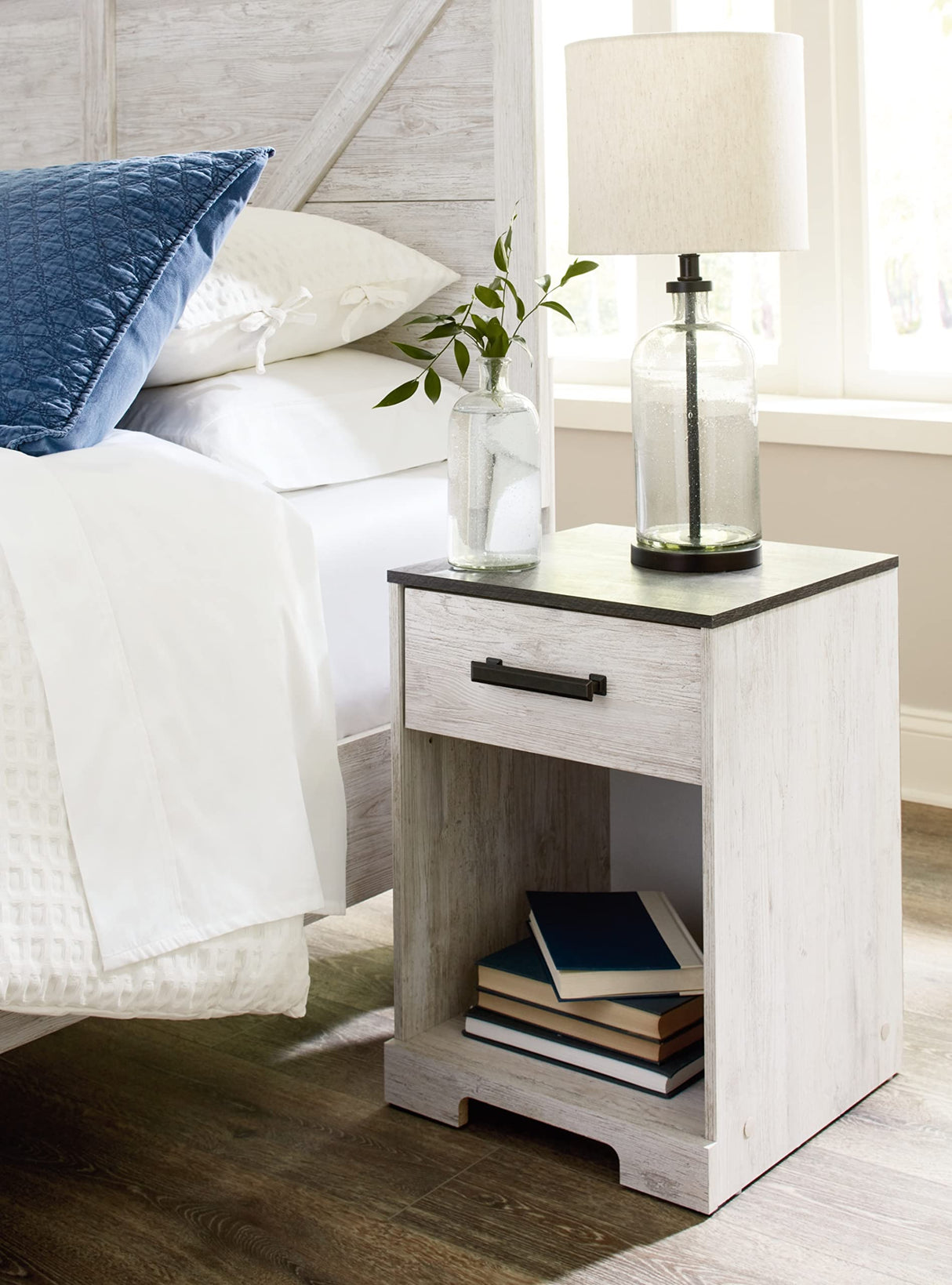 Shawburn 1 Drawer Night Stand Nightstand, 22.09" Tall, Whitewash & Gray