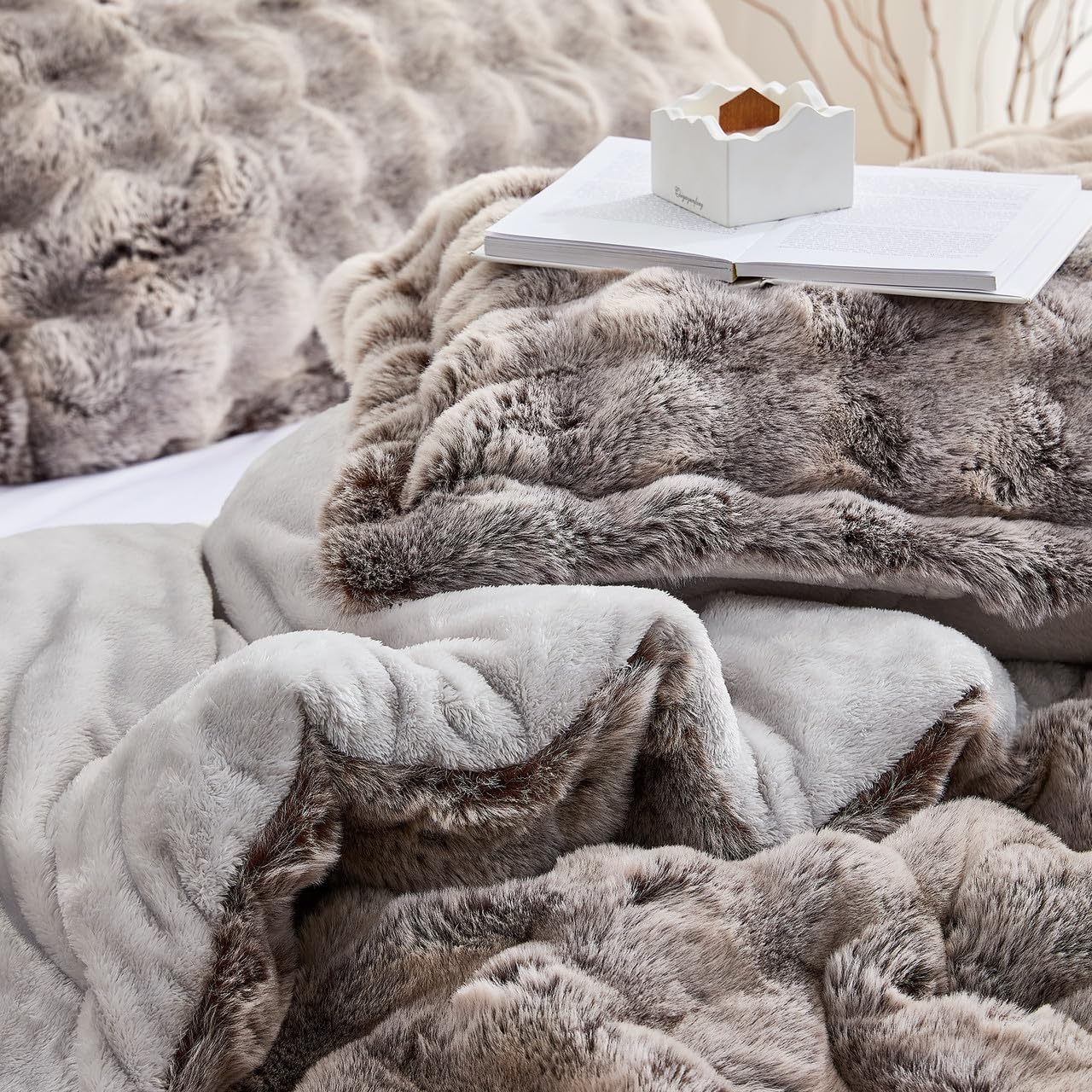 Snowball Chunky Bunny Oversized King Comforter Set - Icy Mocha