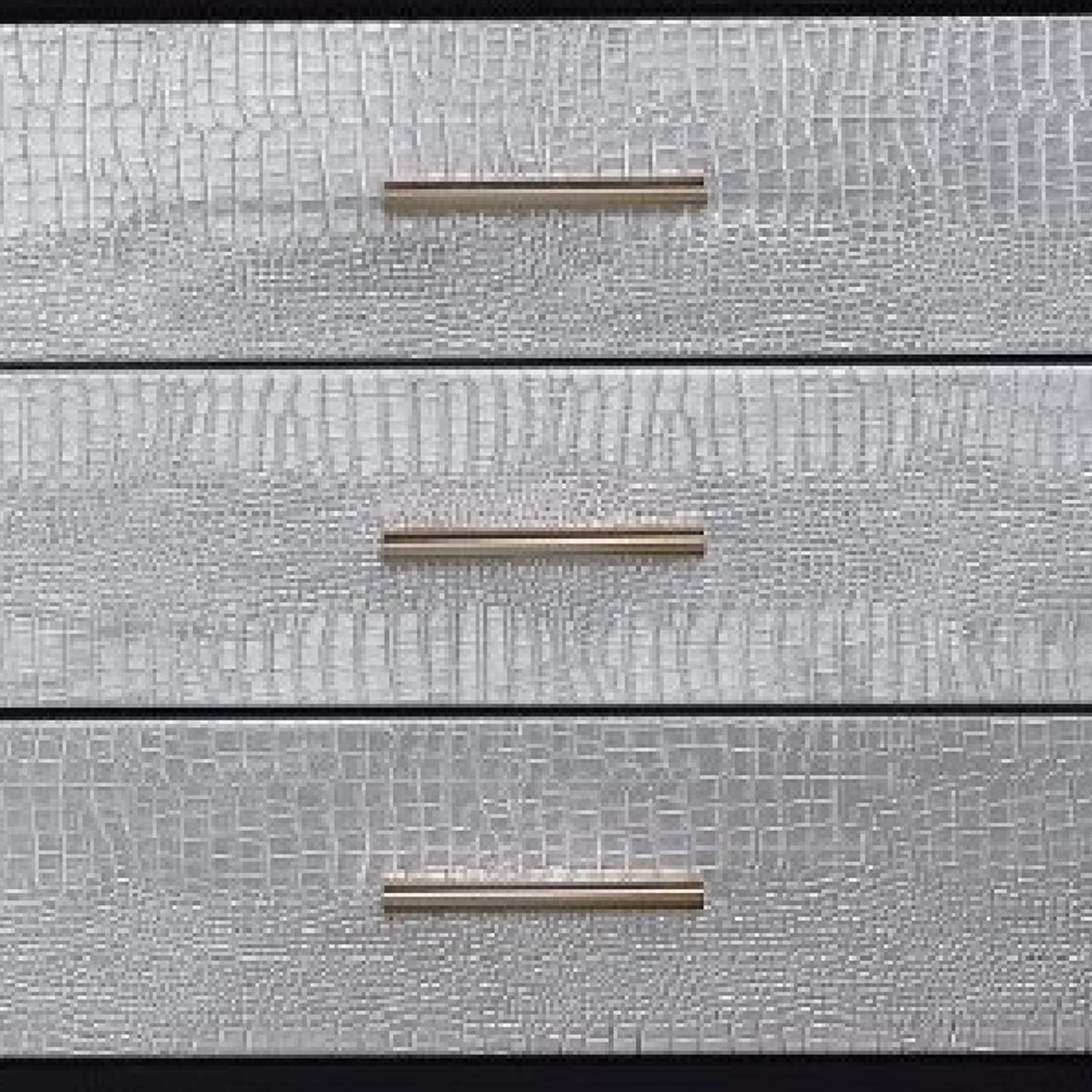 San 19 Inch Glamorous Style Nightstand, 3 Drawers