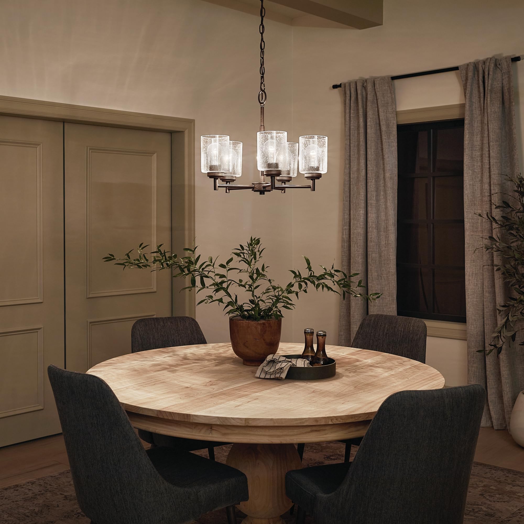 Winslow 19.75" Chandelier in Olde Bronze®, 5-Light Chandelier for Dining Room