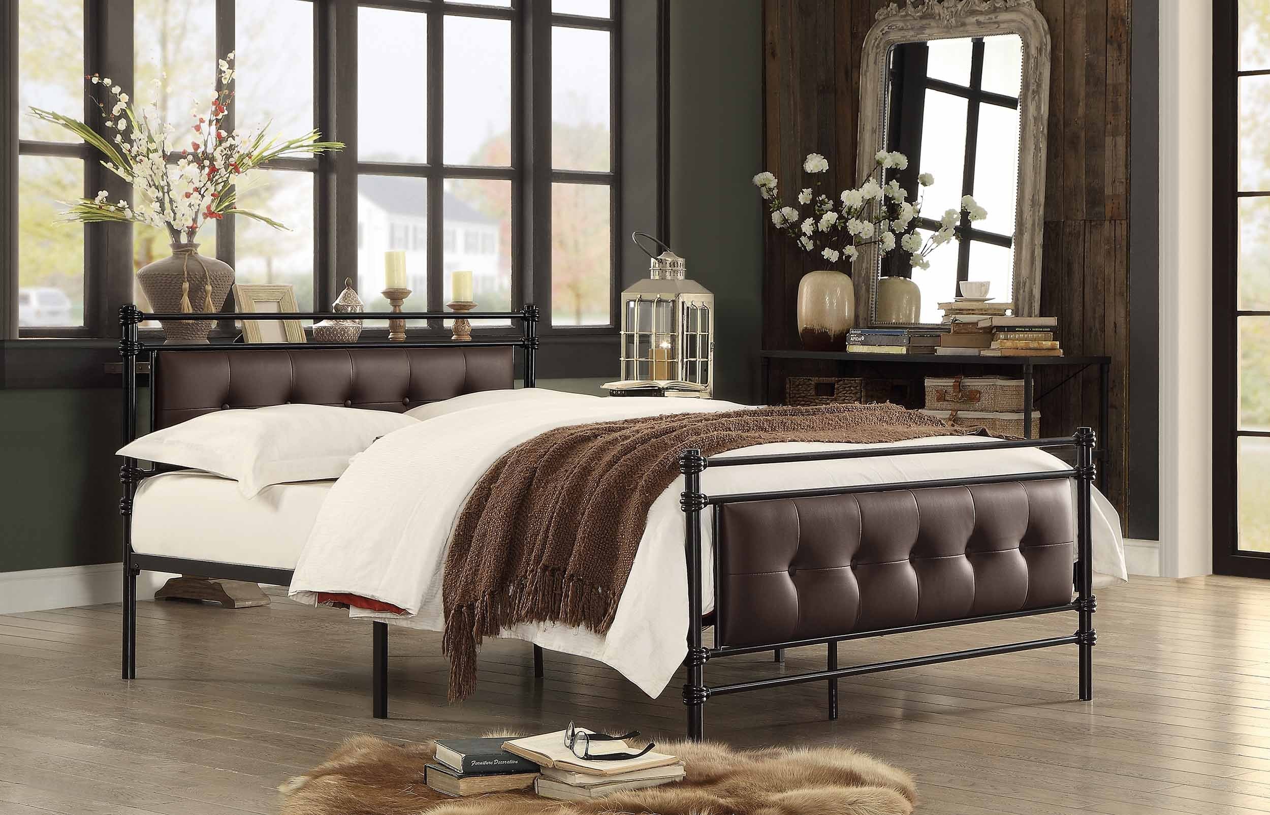 Jayla TMetal Platform Bed