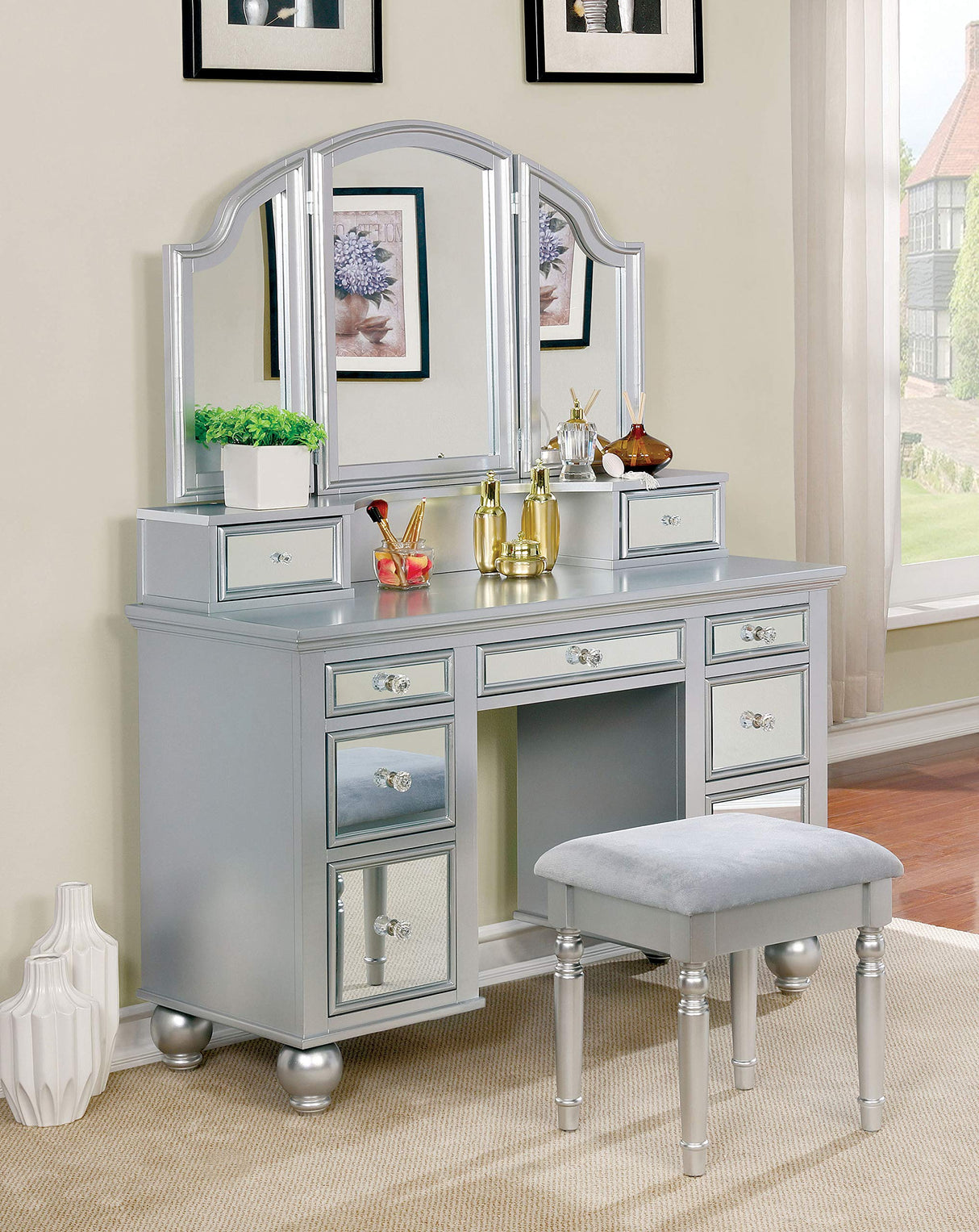 Kosalie Contemporary 9-Drawer Vanity Set, Medium, Silver