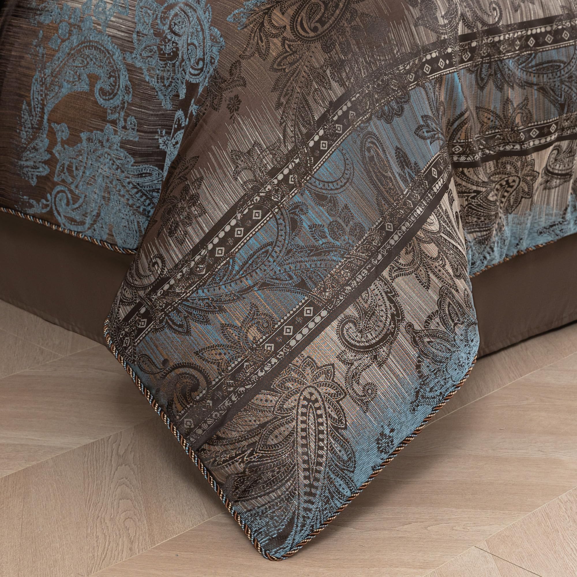 9-Piece Queen Comforter Set - Vintage Paisley Jacquard Bedding