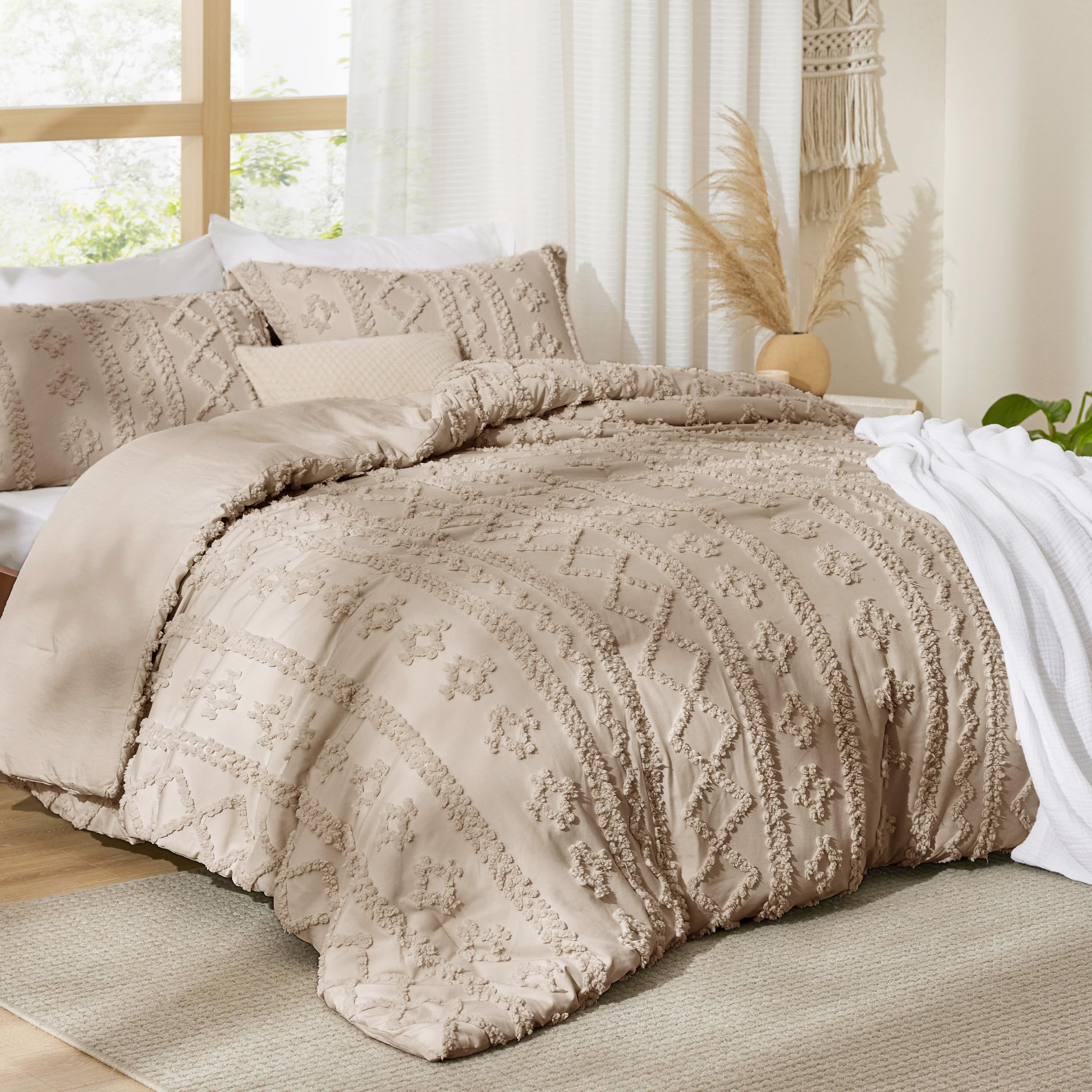 Tufted Boho Comforter Set California King - Khaki 3-Piece Farmhouse Bedding