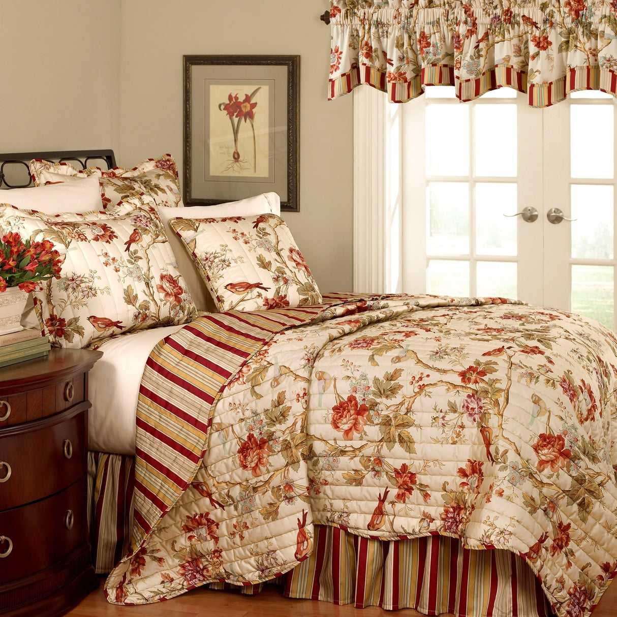 Modern Farmhouse Floral 4-Piece Reversible Quilt Bedspread Set, King, Papaya