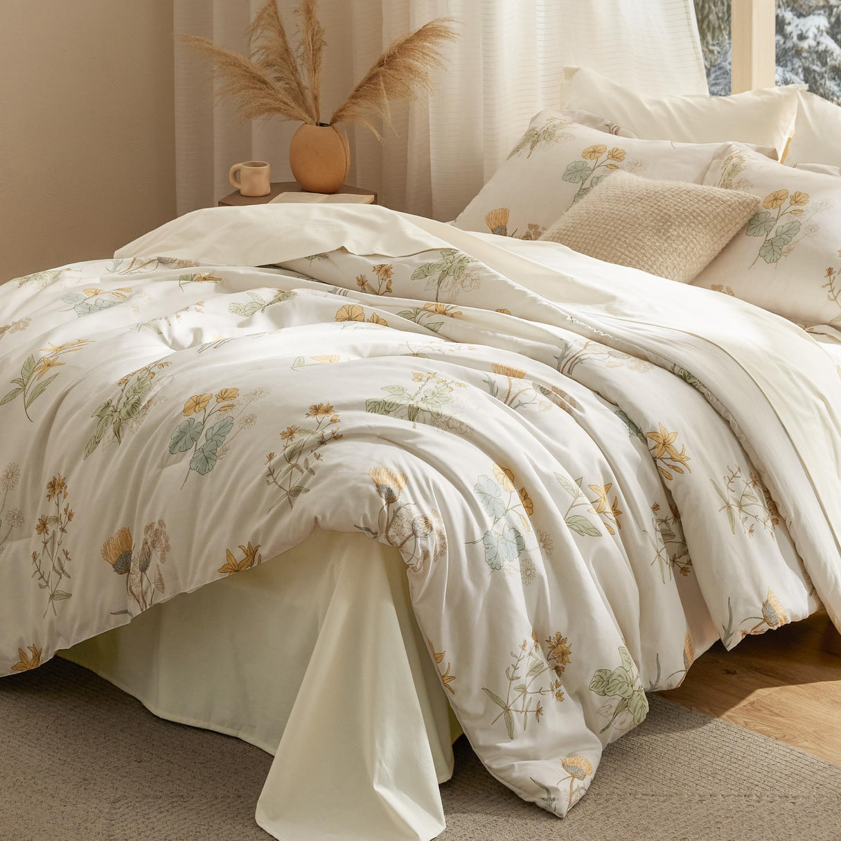 Bed in a Bag Queen Size 7 Pieces - 100% Cotton Sheet and Polyester Bedding Comforter
