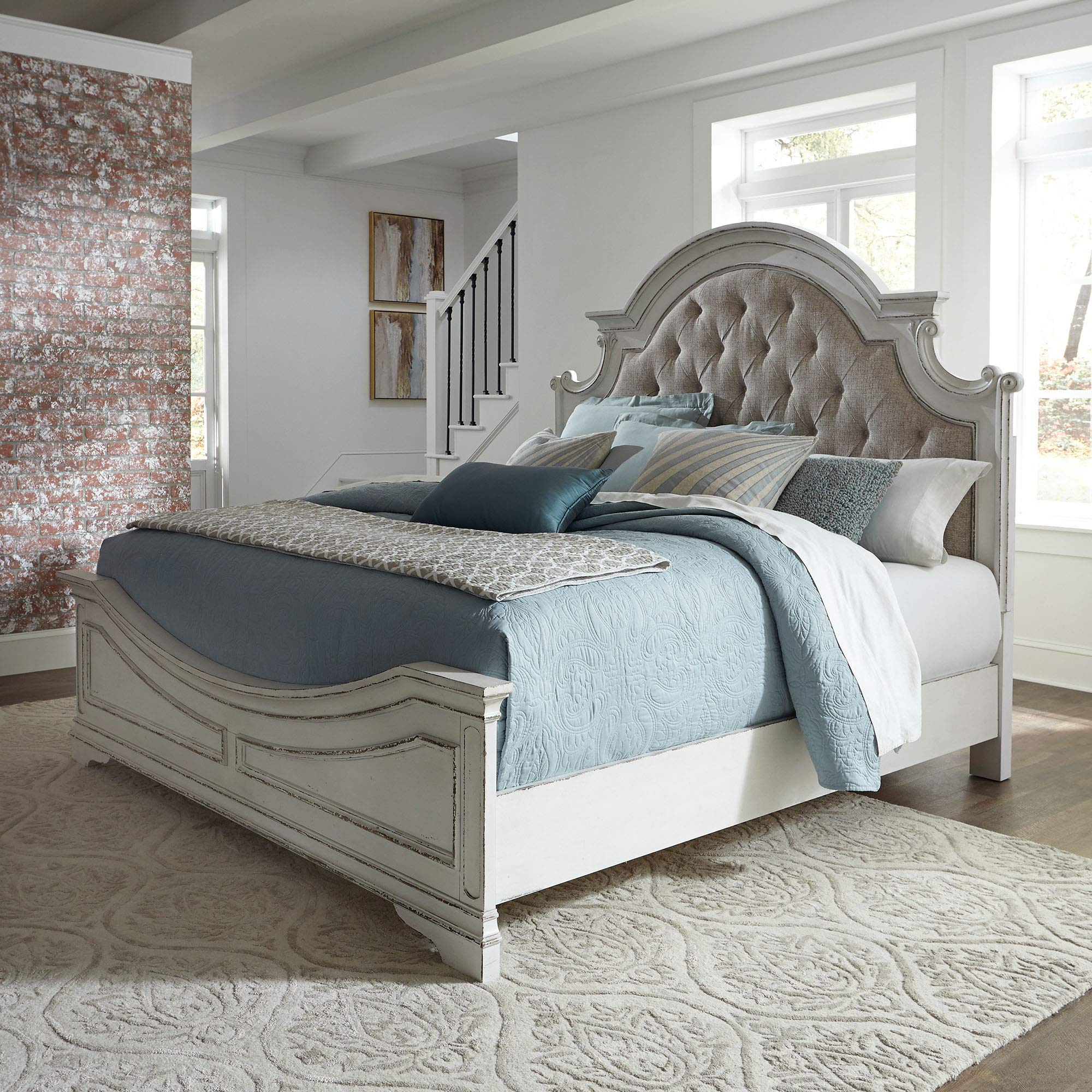 Magnolia Manor King Upholstered Bed - Antique White Tufted Chenille