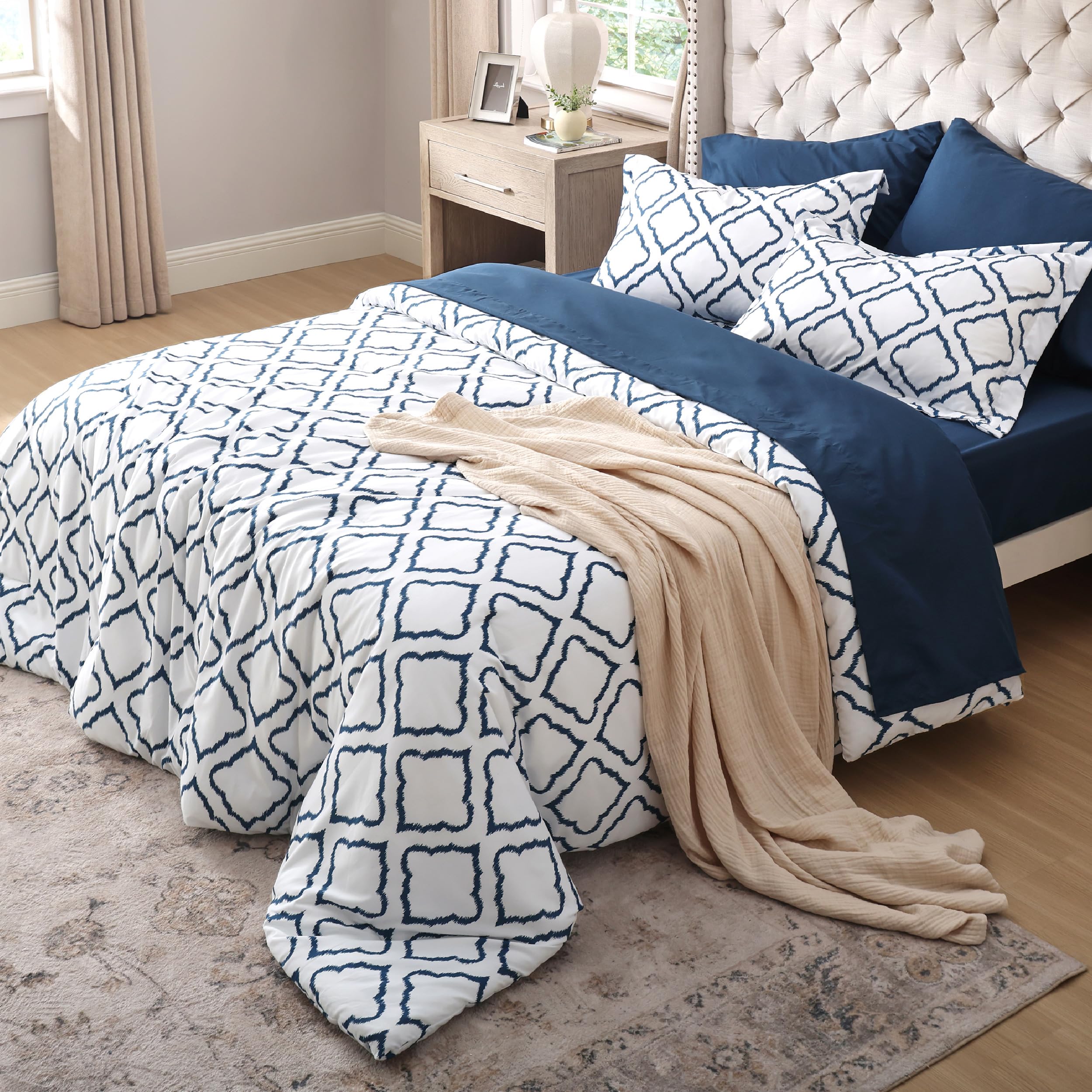 Full Comforter Set 7 Pieces - White Quatrefoil Comforters Full Size
