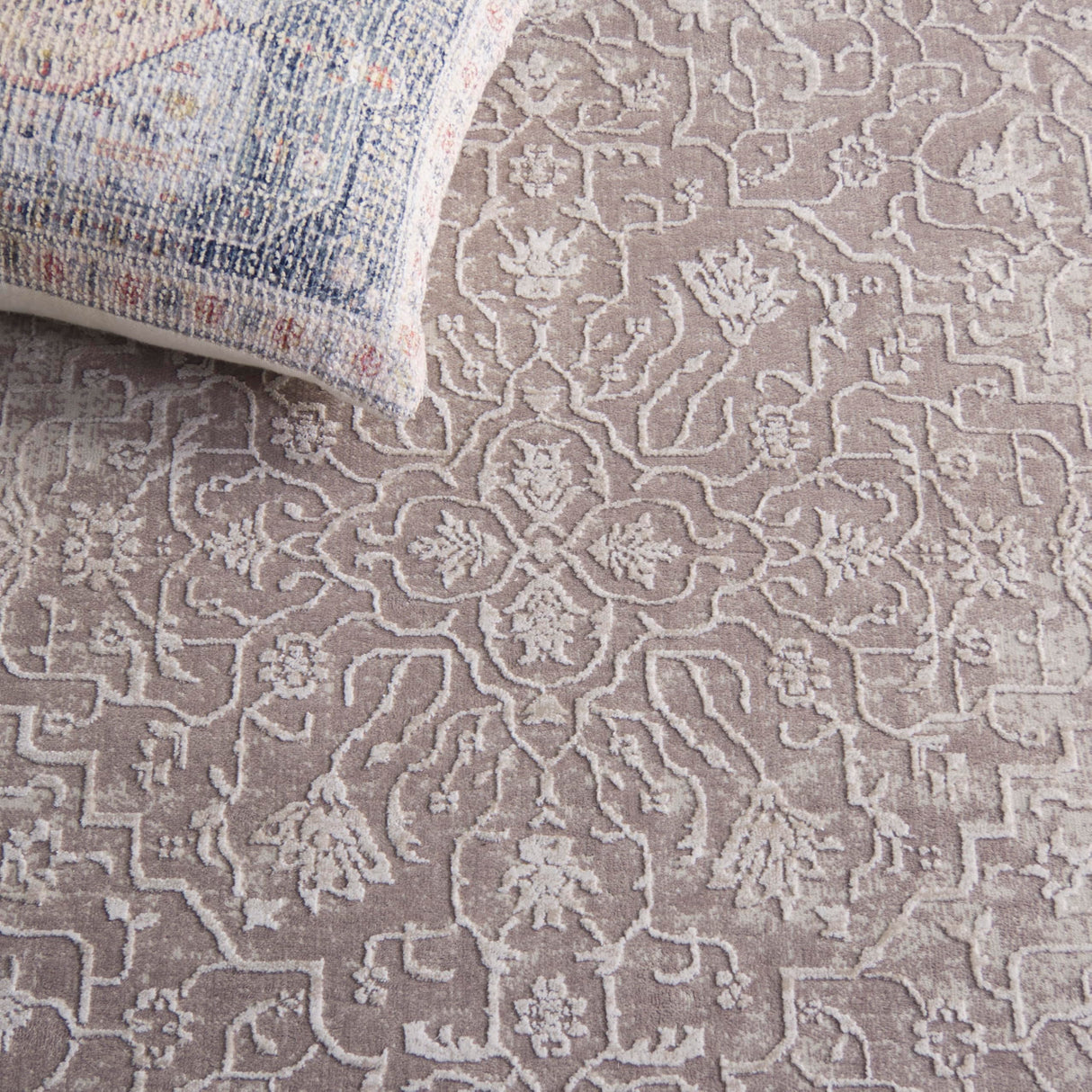 SAFAVIEH Area Rug 9x12 - Reflection Collection - Large - Beige & Cream, Non-Shedding & Easy Cleaning, Ideal for Living Room, Bedroom, Dining Space (RFT670A)