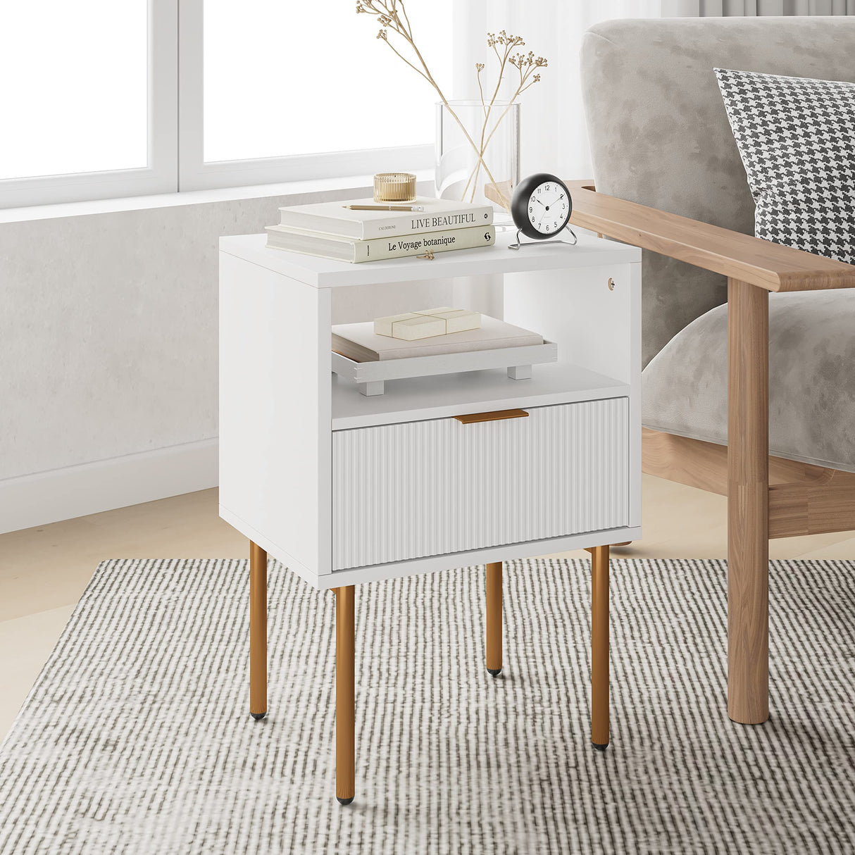 Nightstand,Mid-Century Modern Bedside Table with Storage Drawer