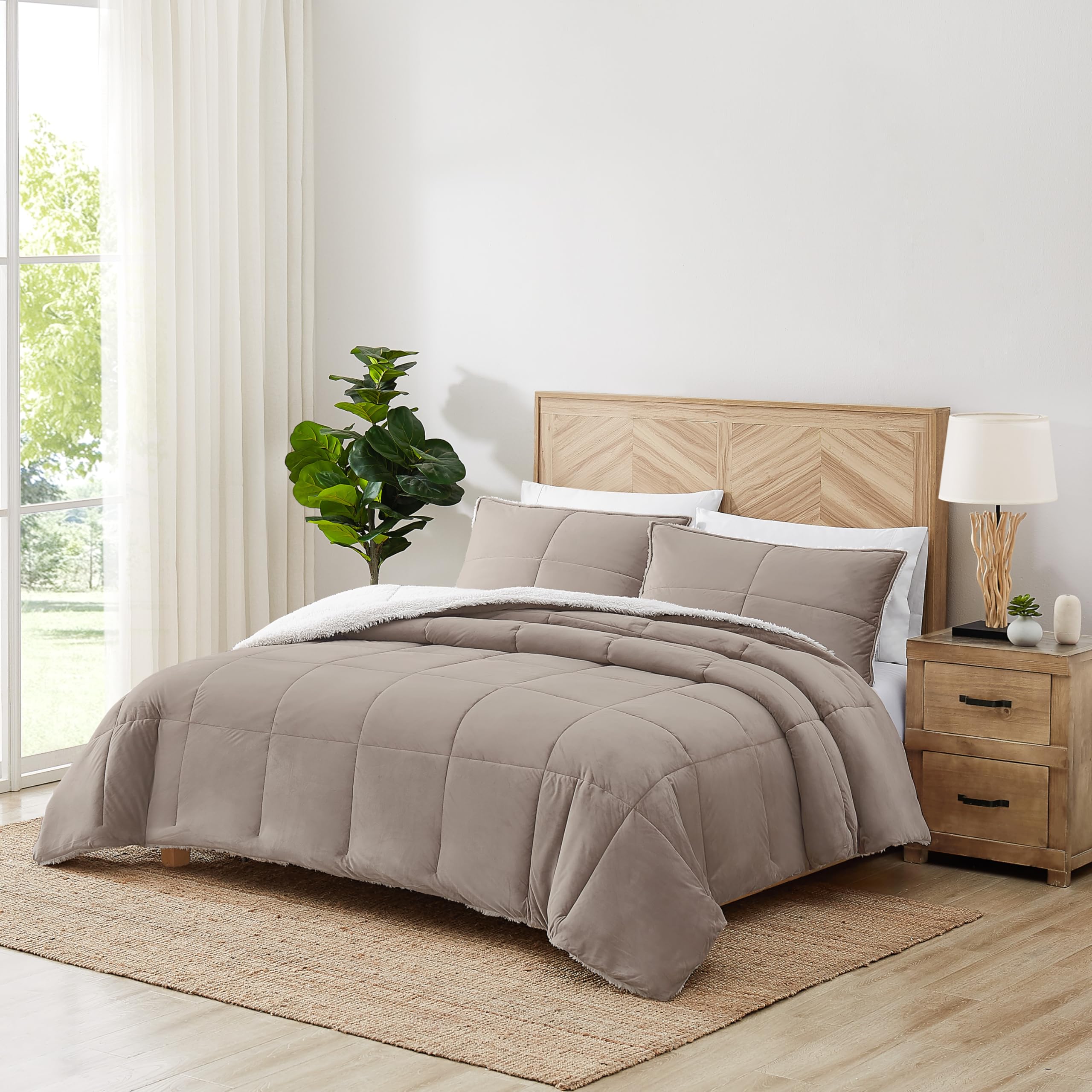 UGG Blissful Comforter Set with 2 Pillow Shams Reversible White Comforter Plush Fluffy Warm Bed Set Premium Hypoallergenic Down Alternative Bedding Breathable, King/California King, Brown Fawn