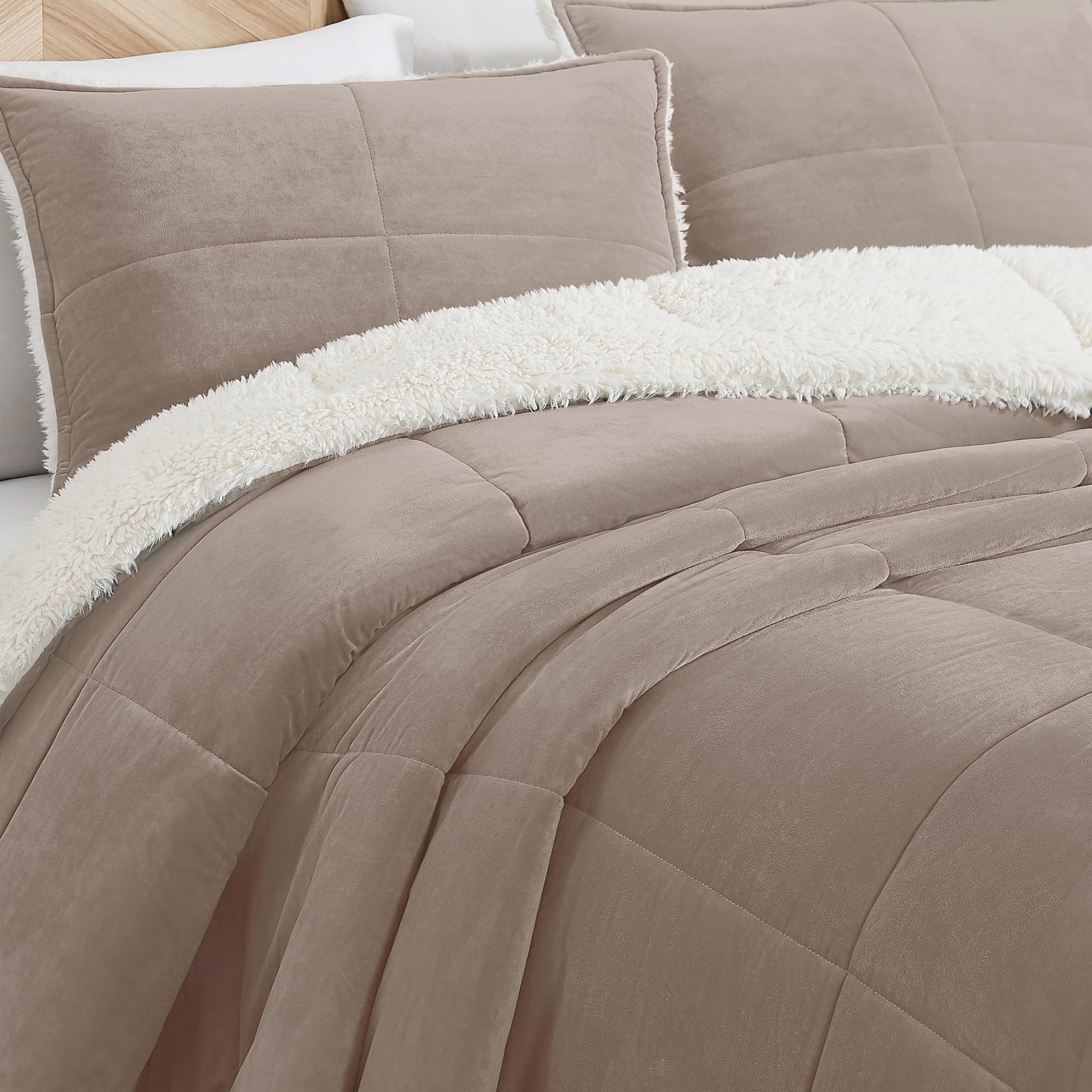 UGG Blissful Comforter Set with 2 Pillow Shams Reversible White Comforter Plush Fluffy Warm Bed Set Premium Hypoallergenic Down Alternative Bedding Breathable, King/California King, Brown Fawn