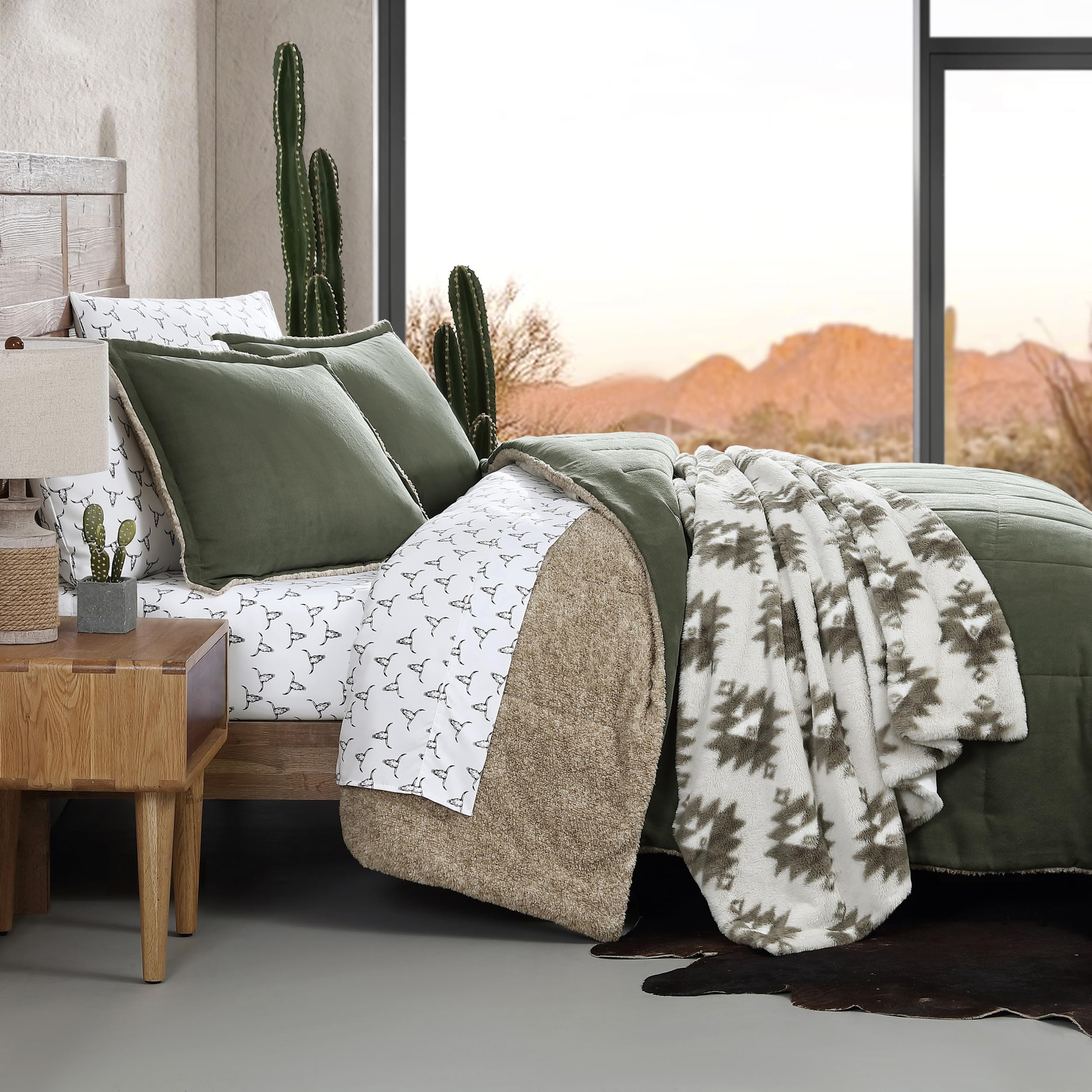 Queen Comforter Set - Soft Microsuede with Sherpa Reverse