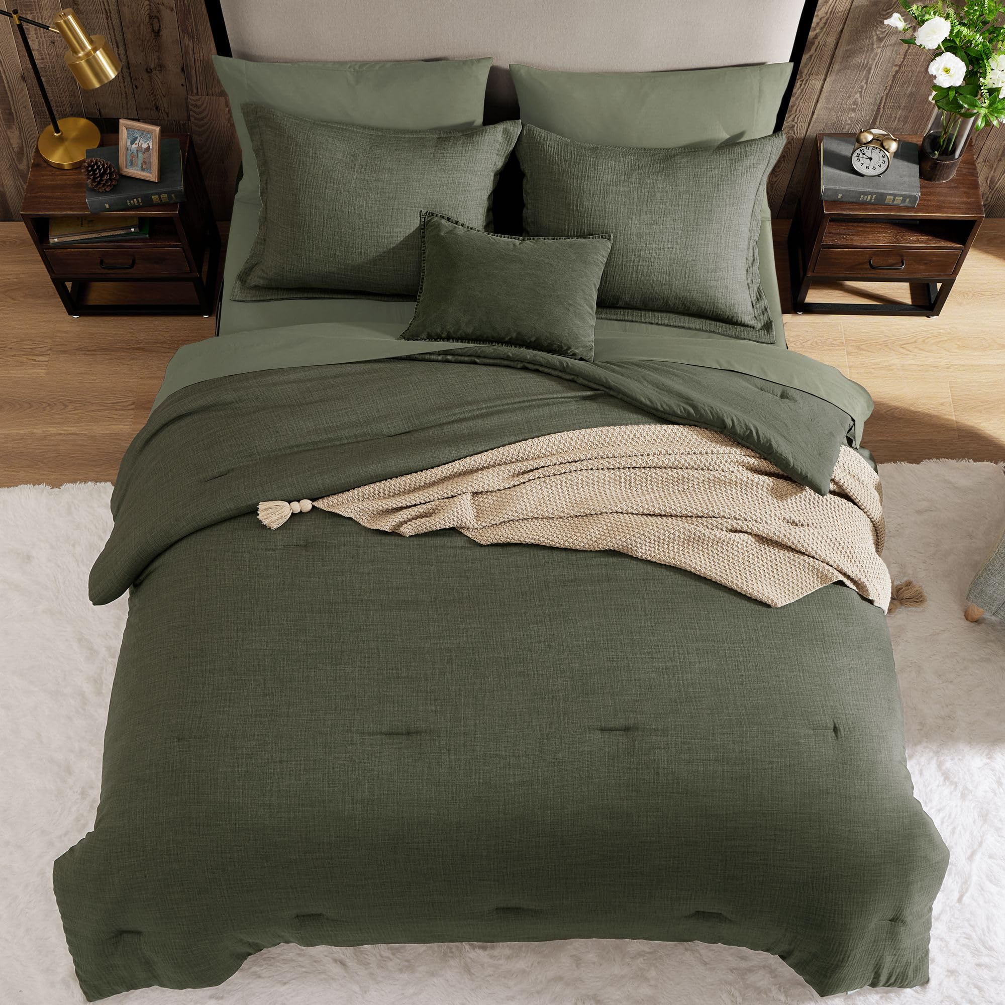 Geniospin 7-Piece Queen Comforter Set - Solid Bedding with Sheets and Shams for All Seasons (Dark Green)