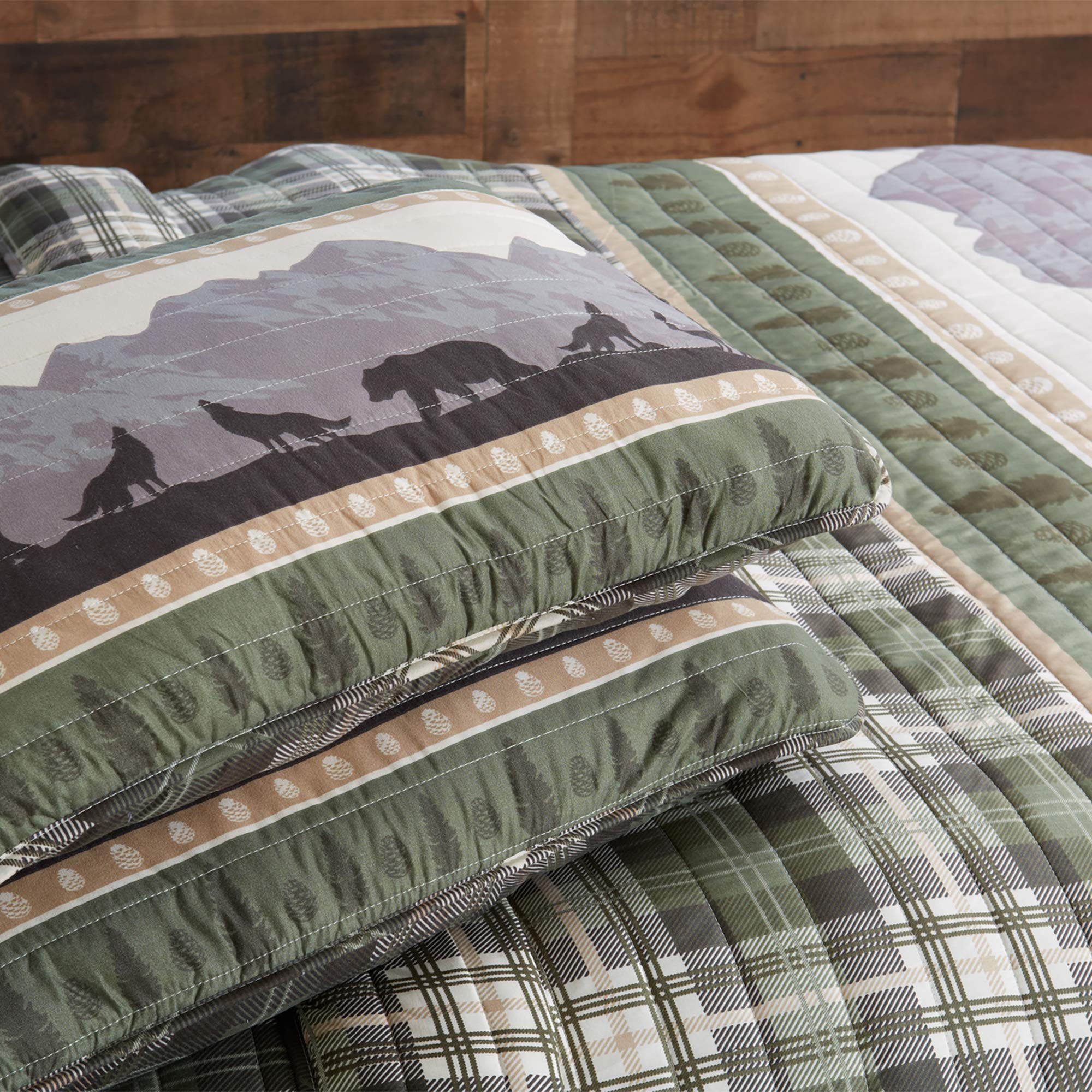 2-Piece Reversible Rustic Lodge Bedspread Quilt with 1 Sham. All-Season Quilt Set.