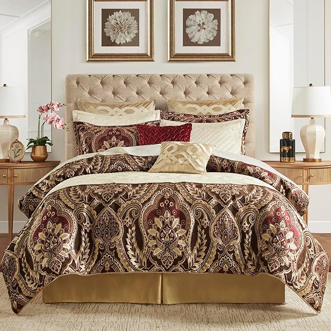 Cal King Comforter Set, Luxe Chenille Jacquard Damask, Soft Microfiber Twill Comforter for a Cal King Bed