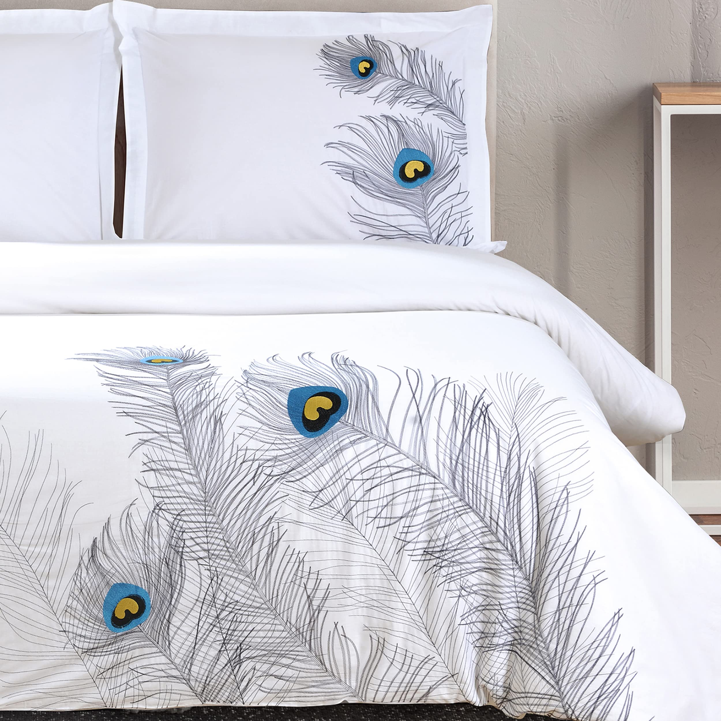 3-Piece Embroidered Peacock Duvet Cover Set - Full/Queen