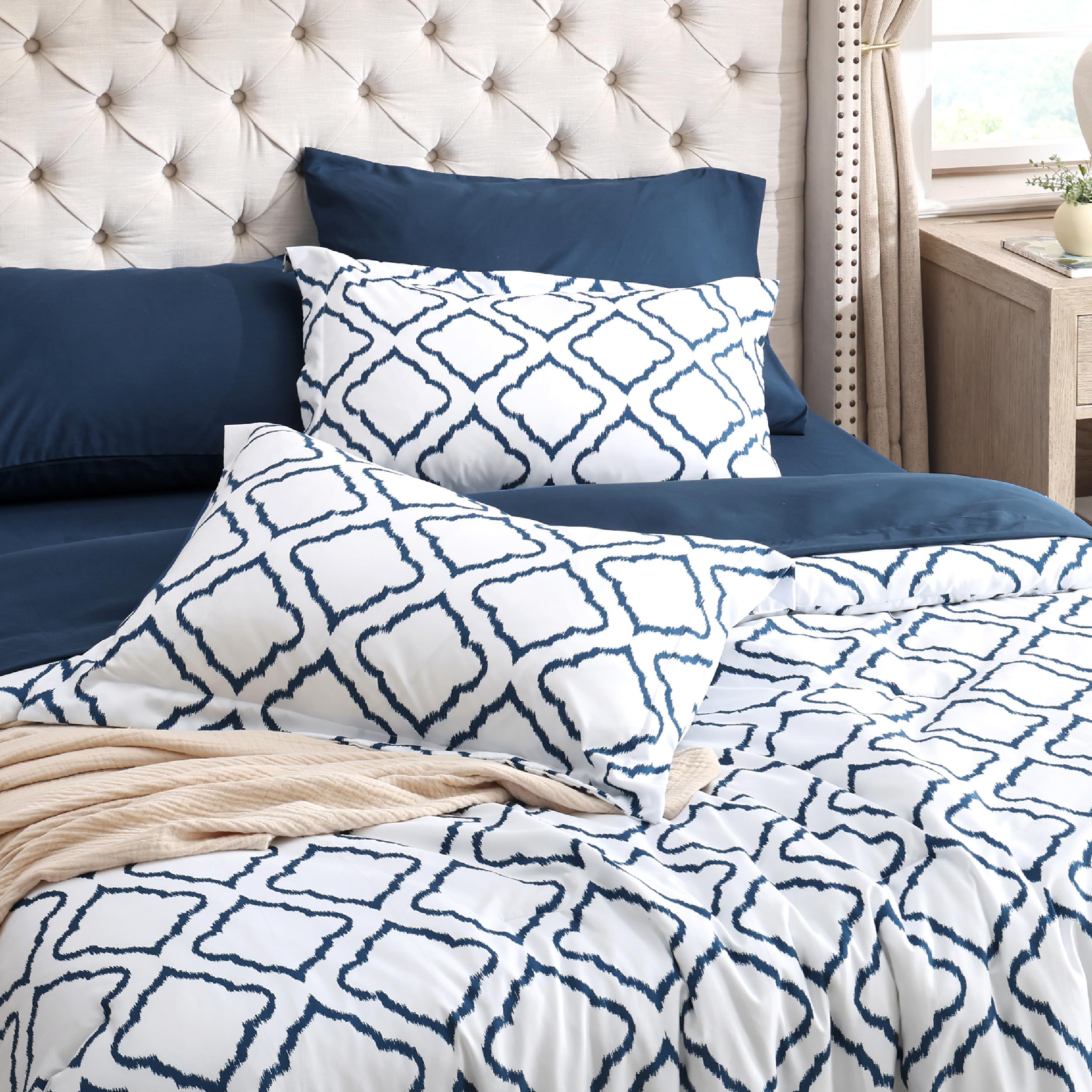 Full Comforter Set 7 Pieces - White Quatrefoil Comforters Full Size