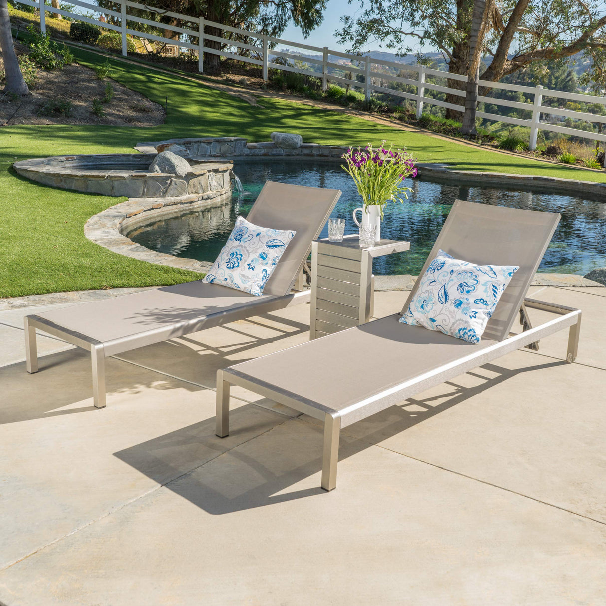Cape Coral Mesh Chaise Lounge Set with Aluminum C-Shaped End Table, Grey / Silver