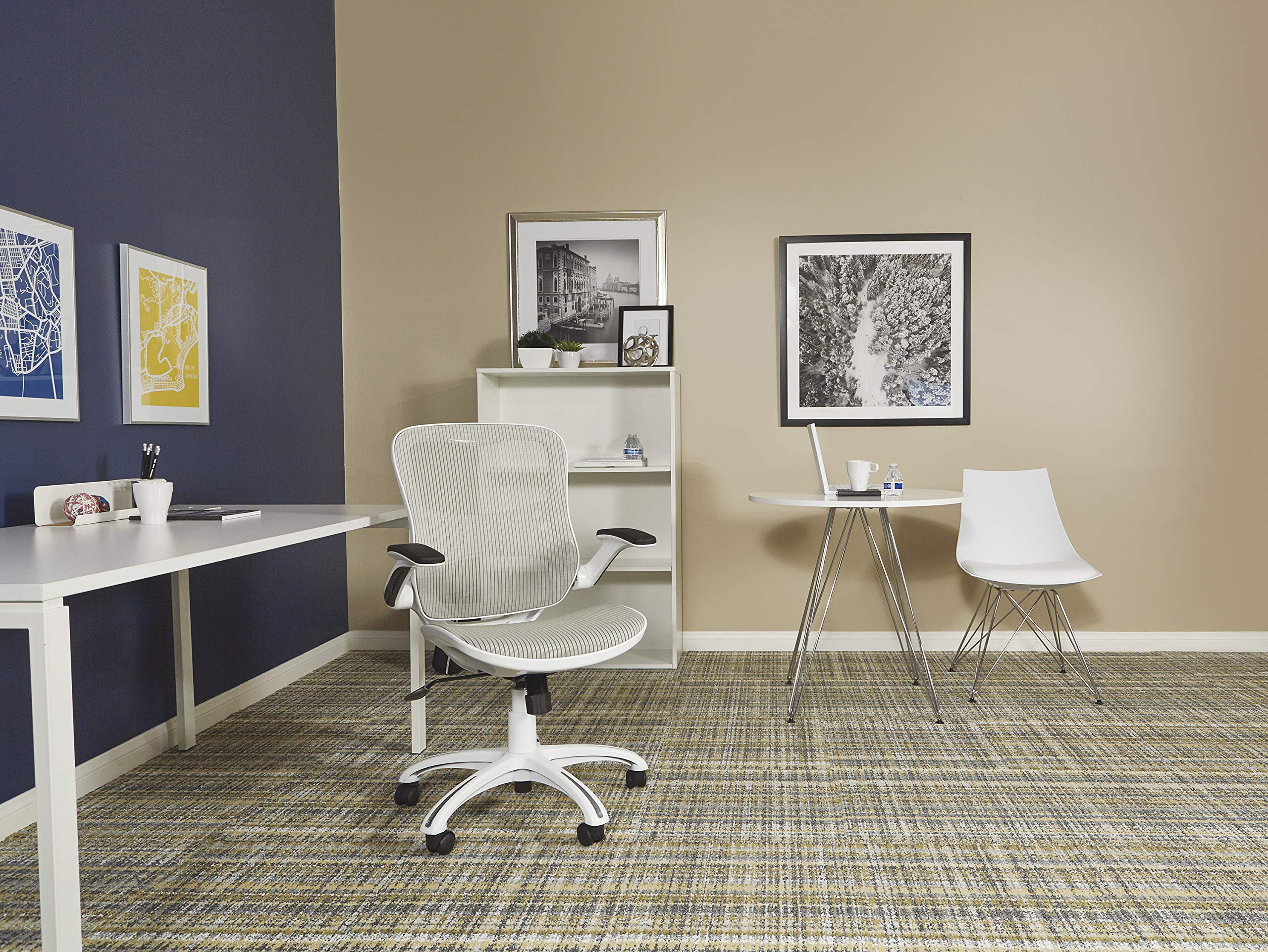 Ventilated Mesh Office Chair - Ergonomic Manager's Desk Chair