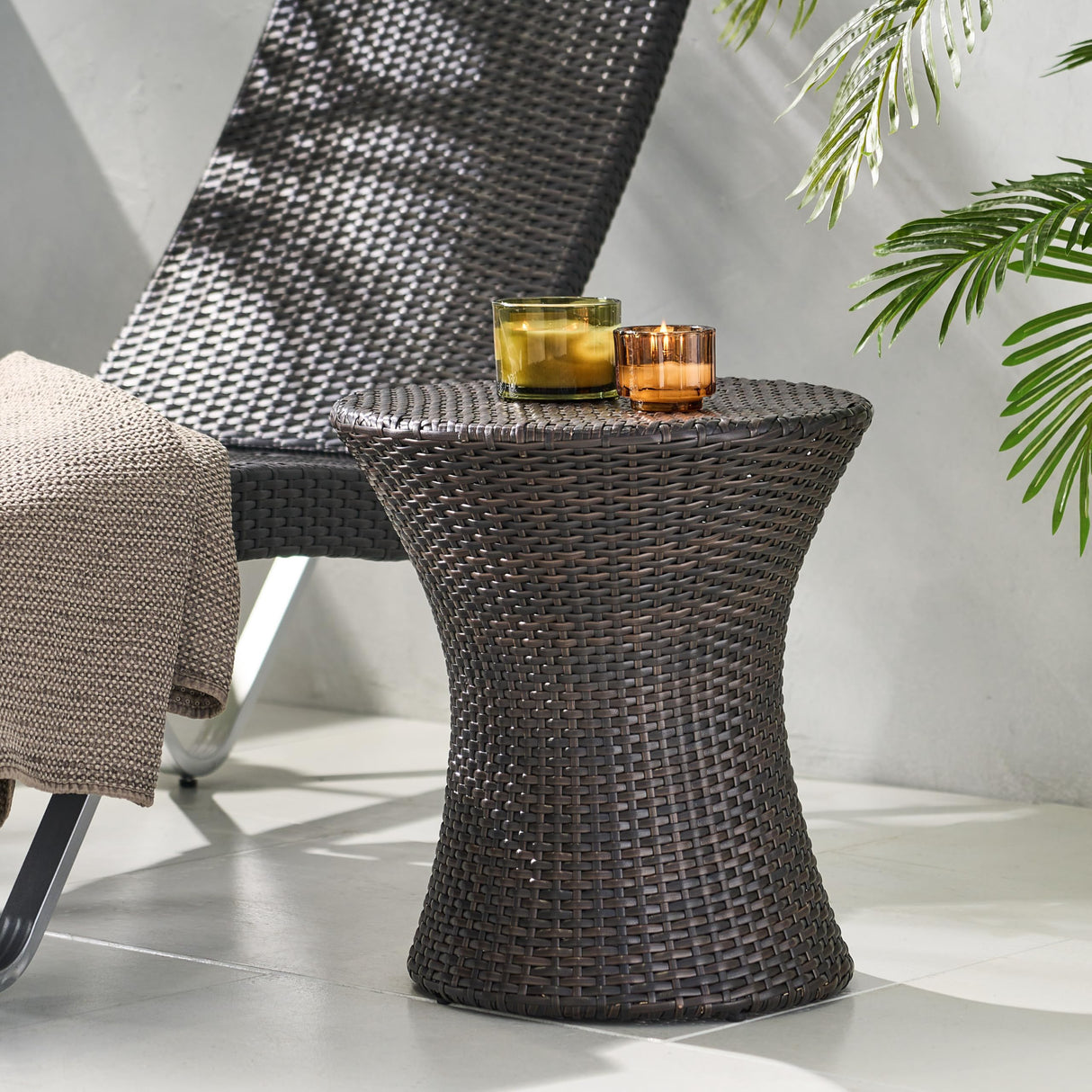 Ziraukon Outdoor PE Wicker Accent Table, Patio Rattan End Table Hourglass Wicker Accent Tables, Lightweight Outdoor Accent Tables for Drinks and Decor, No Assembly Required, Brown Multi - Bircata