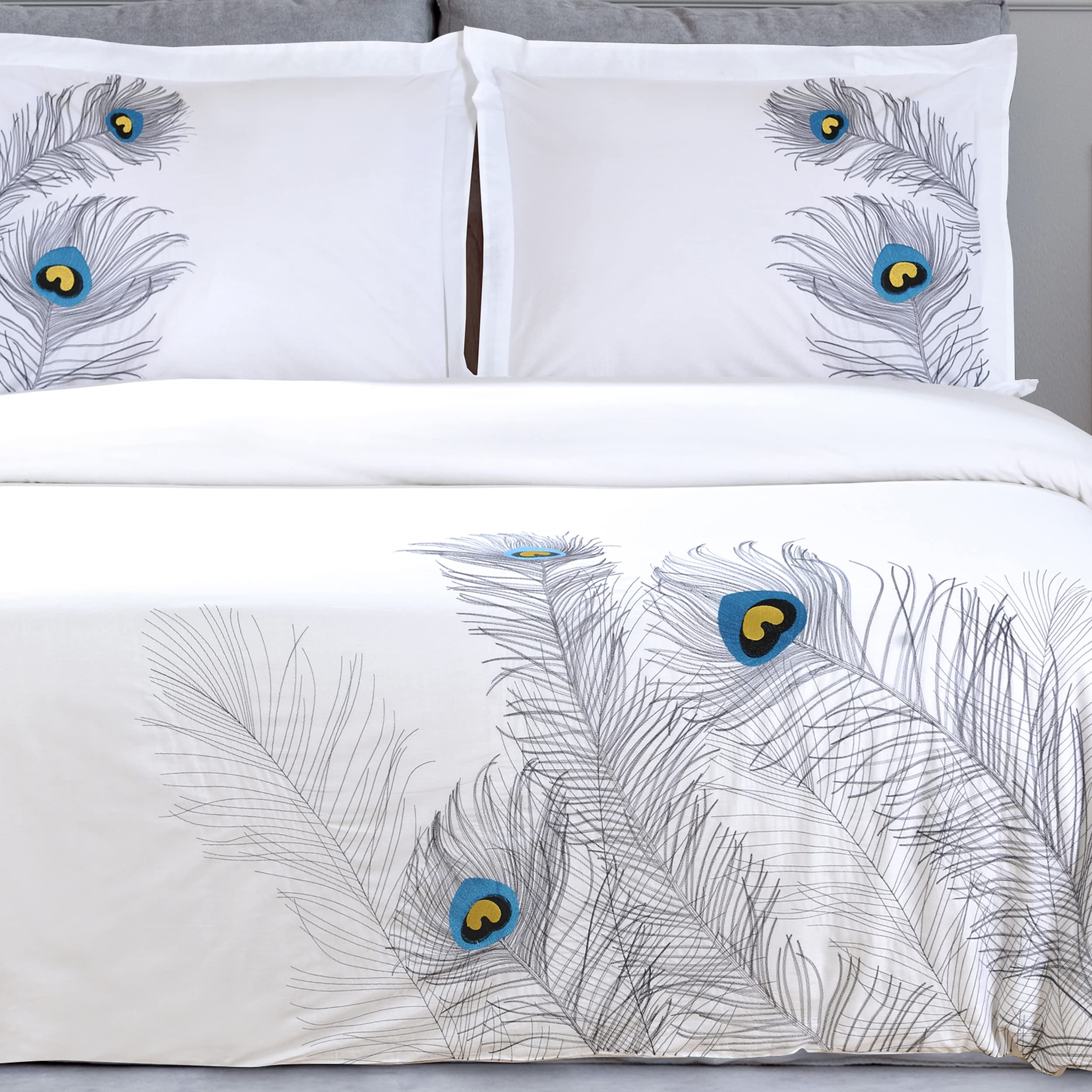3-Piece Embroidered Peacock Duvet Cover Set - Full/Queen