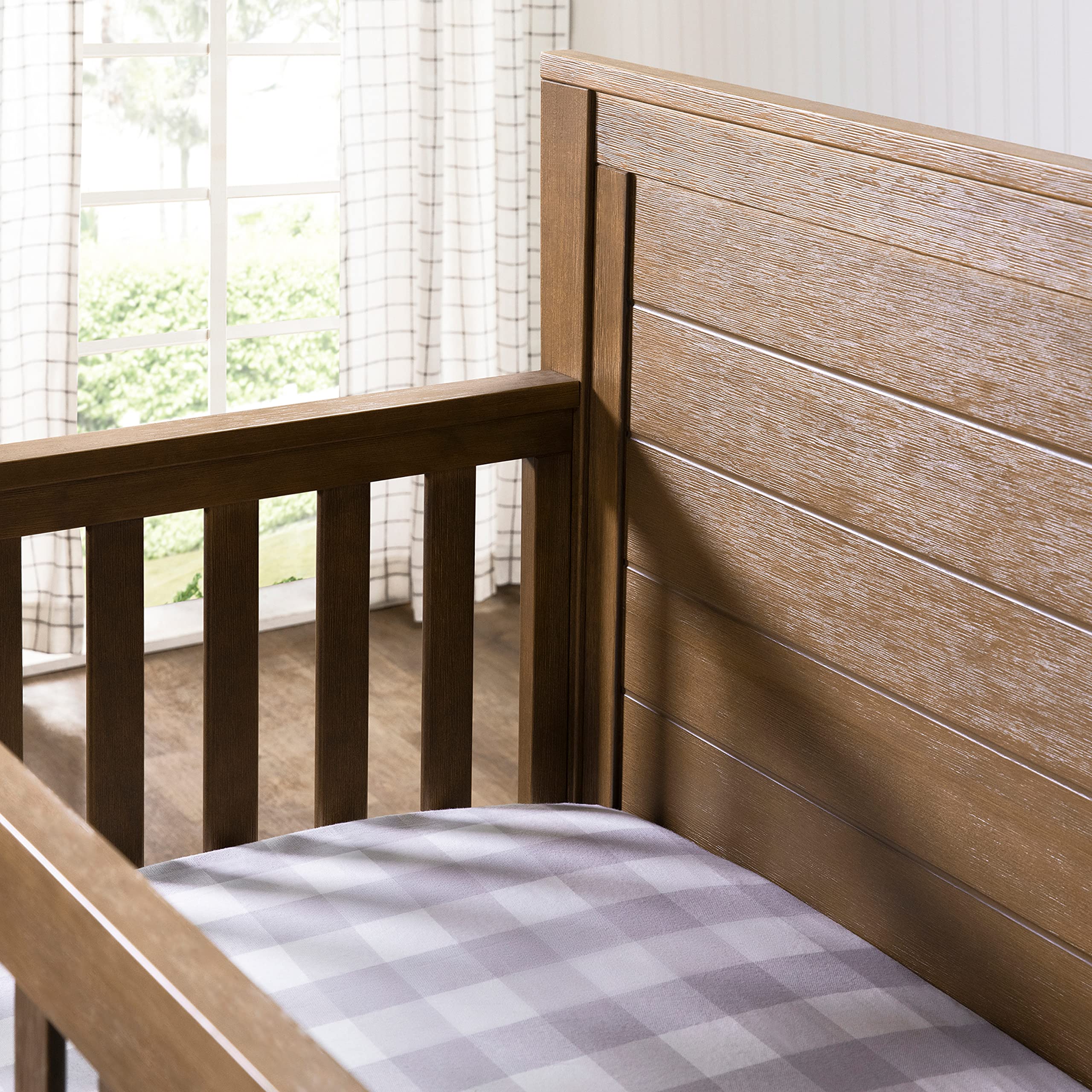 DaVinci Fairway 4-in-1 Convertible Crib in Cottage Grey, Greenguard Gold Certified
