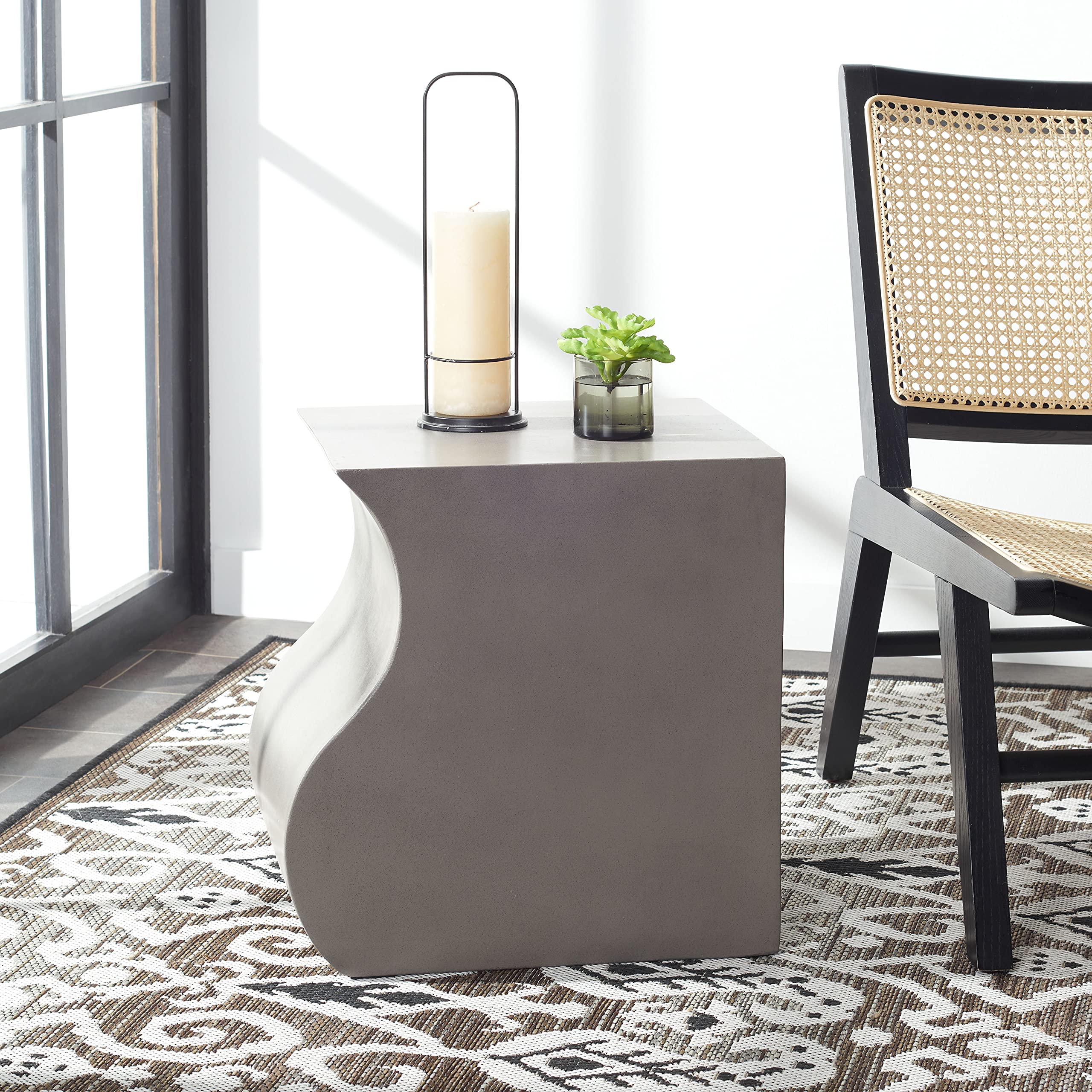 Outdoor Collection Mazza Modern Dark Grey Concrete Accent Table (Fully Assembled)
