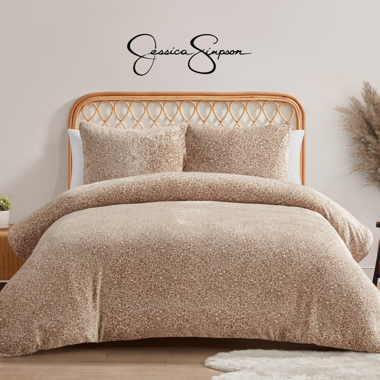 Blush Pink Leopard Printed Plush Duvet Cover Set King Size Bedding Set Ensemble - 3 Piece Set