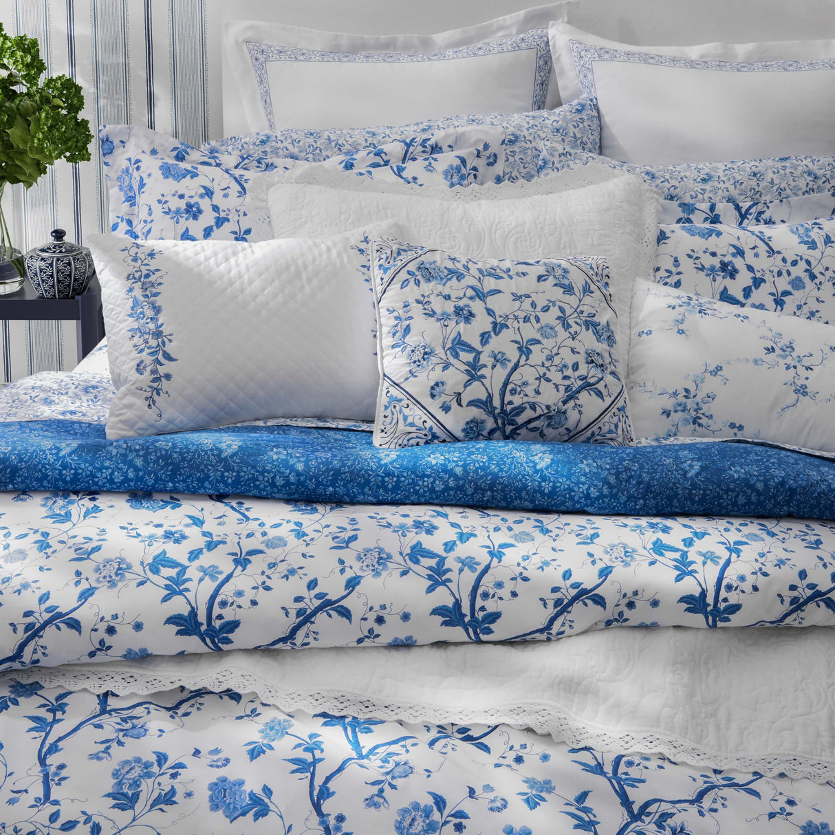 King Comforter Set, Cotton Bedding with Matching Shams & Bed Skirt, Stylish Home Decor