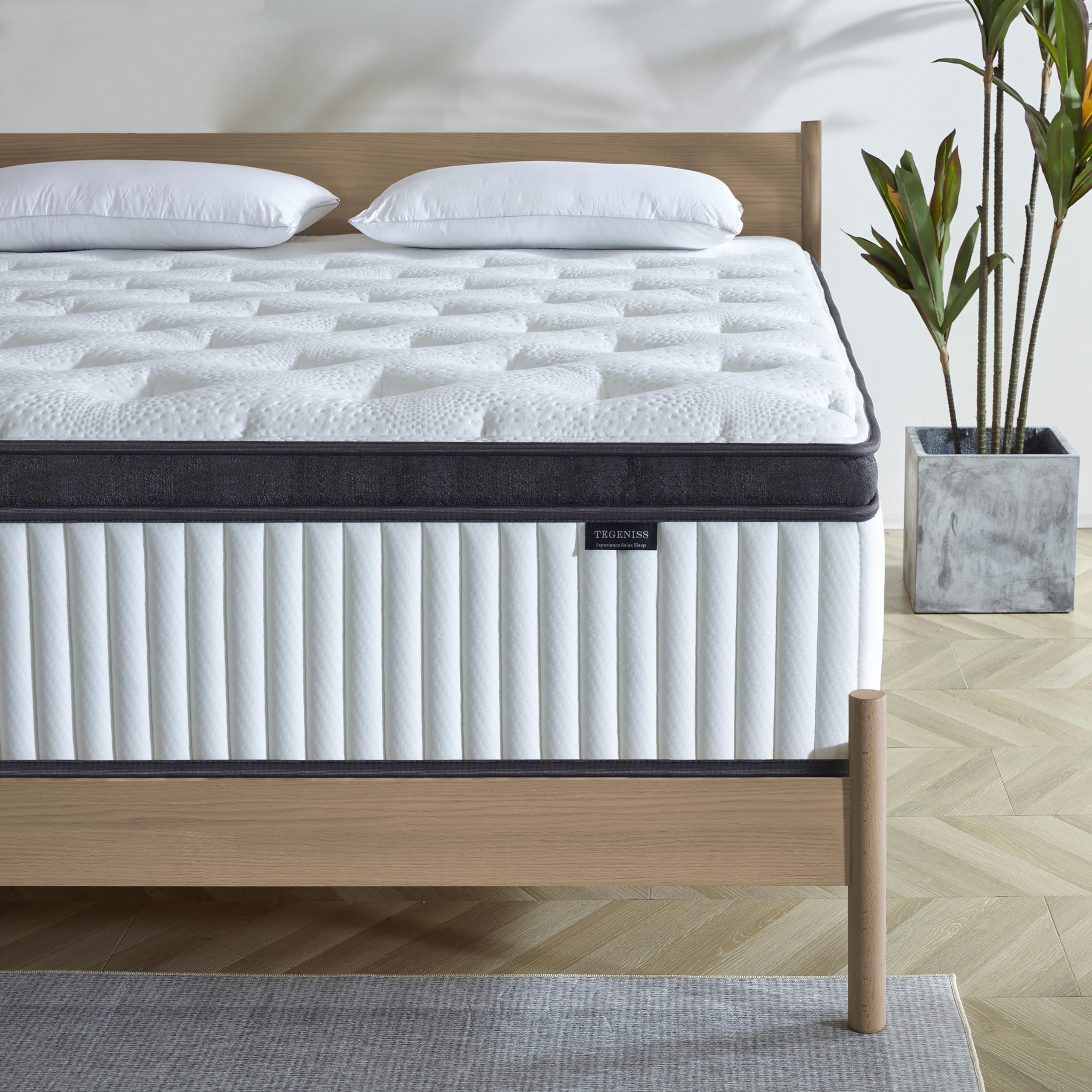 Queen Mattress, 10 Inch Innerspring Hybrid Mattress