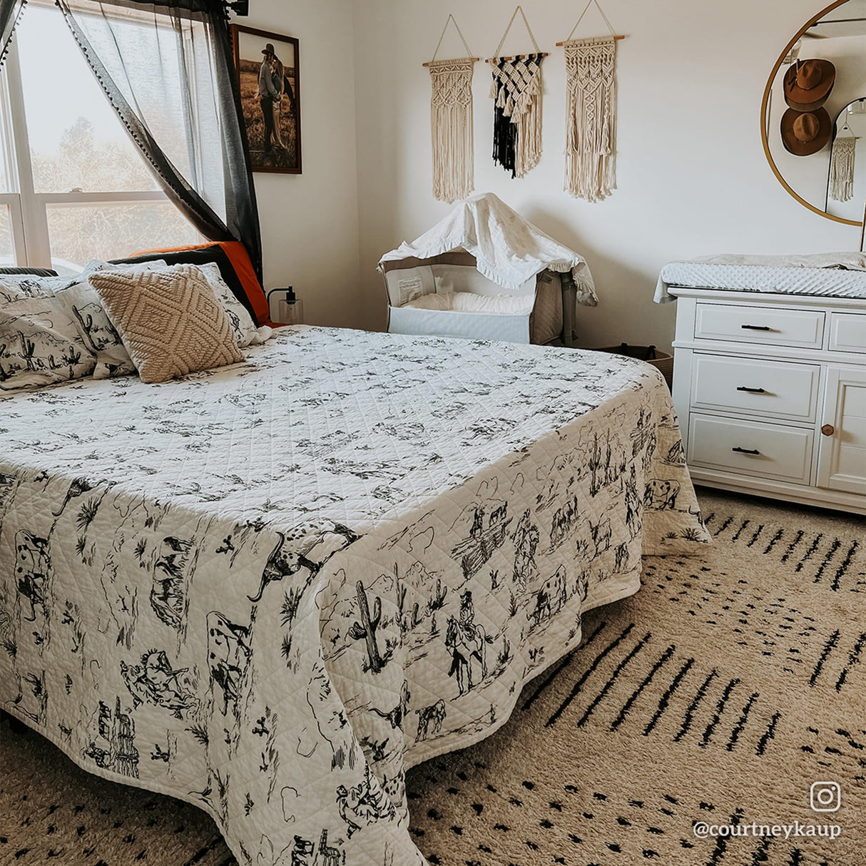 Accents Ranch Life Western Bedding, 3 Piece King Size Quilt Set, White Black Cow Cowboy Longhorn Horse Rodeo Print Western Bed Set, Cotton Rustic Southwest Quilt with Pillow Shams