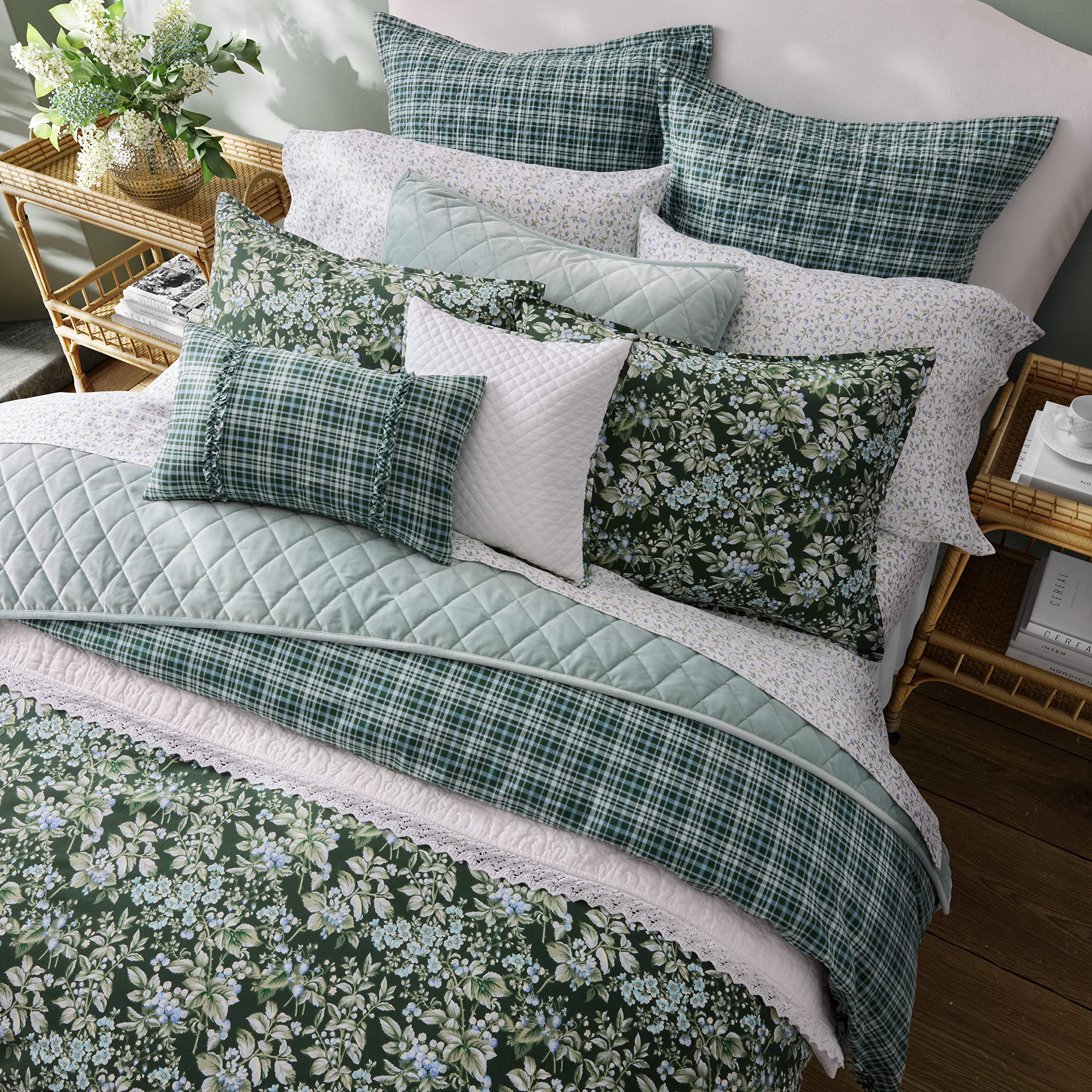 Set, Cotton Reversible Bedding Set, Includes Matching Shams