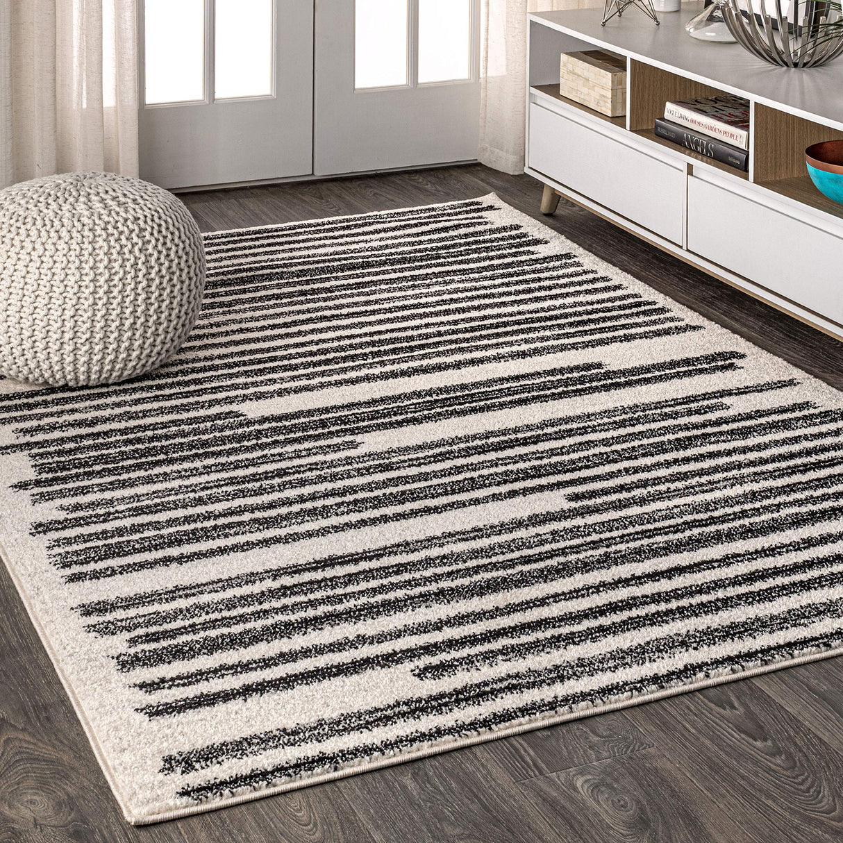 JONATHAN Y MOH207A-8 Khalil Modern Berber Stripe Indoor Farmhouse Area-Rug Bohemian Minimalistic Striped Easy-Cleaning Bedroom Kitchen Living Room Non Shedding, 8 X 10, Cream,Black