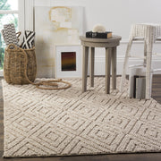 SAFAVIEH Natura Collection Area Rug - 10' x 14', Beige, Handmade Wool, Ideal for High Traffic Areas in Living Room, Bedroom (NAT623B)