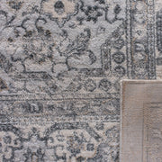 SAFAVIEH Isabella Collection Accent Rug - 3' x 5', Dark Grey & Cream, Oriental Design, Non-Shedding & Easy Care, Ideal for High Traffic Areas in Entryway, Living Room, Bedroom (ISA916H)