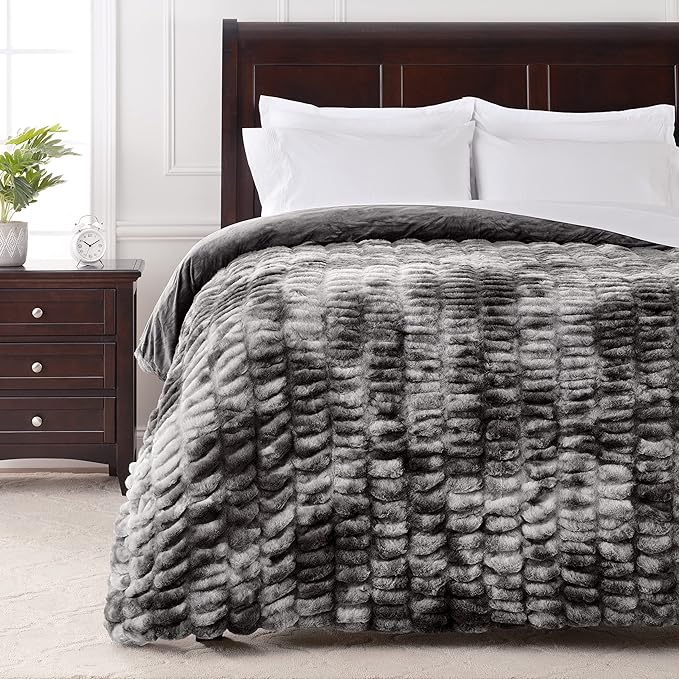 Premium Ruched Faux Fur Throw Blanket - Luxurious