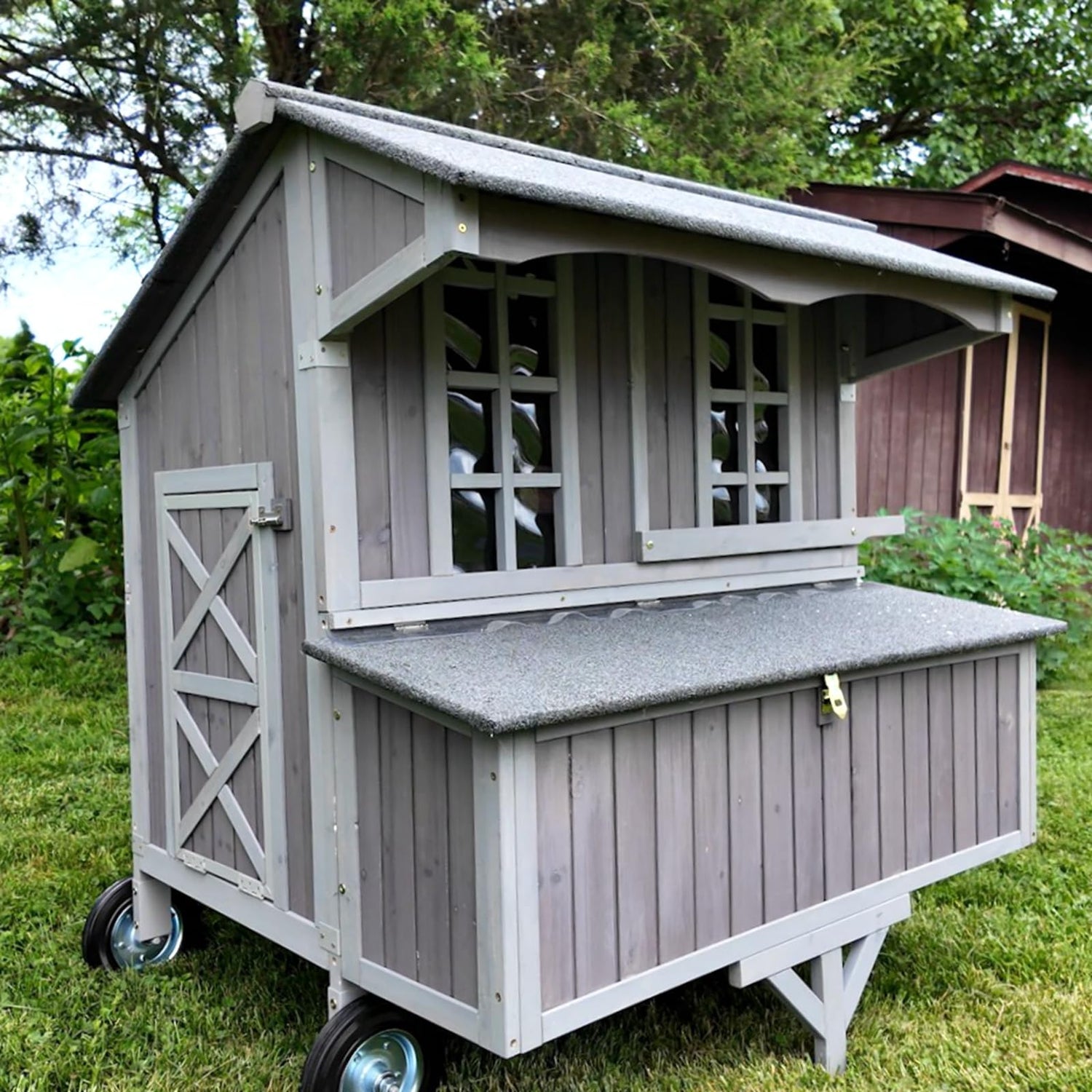 Expandable chicken coop with weatherproof asphalt roof and solid fir wood construction