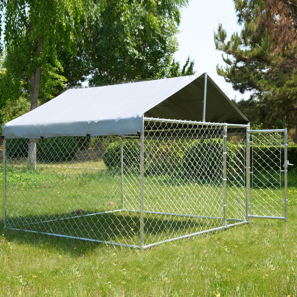 Heavy-duty dog run for large breeds with raised legs and waterproof cover