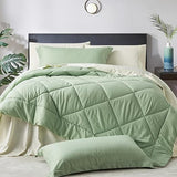 Full/Queen Reversible Bed Set with Comforter