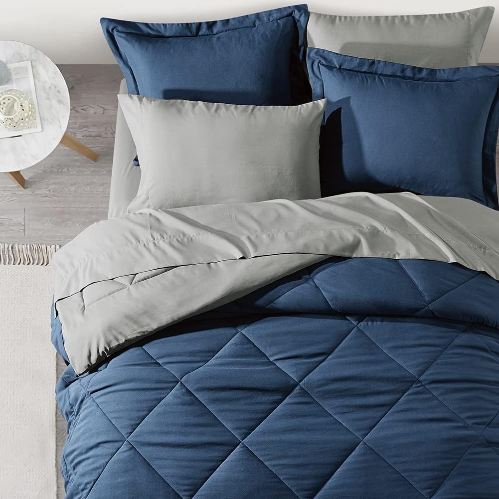 Full/Queen Reversible Bed Set with Comforter